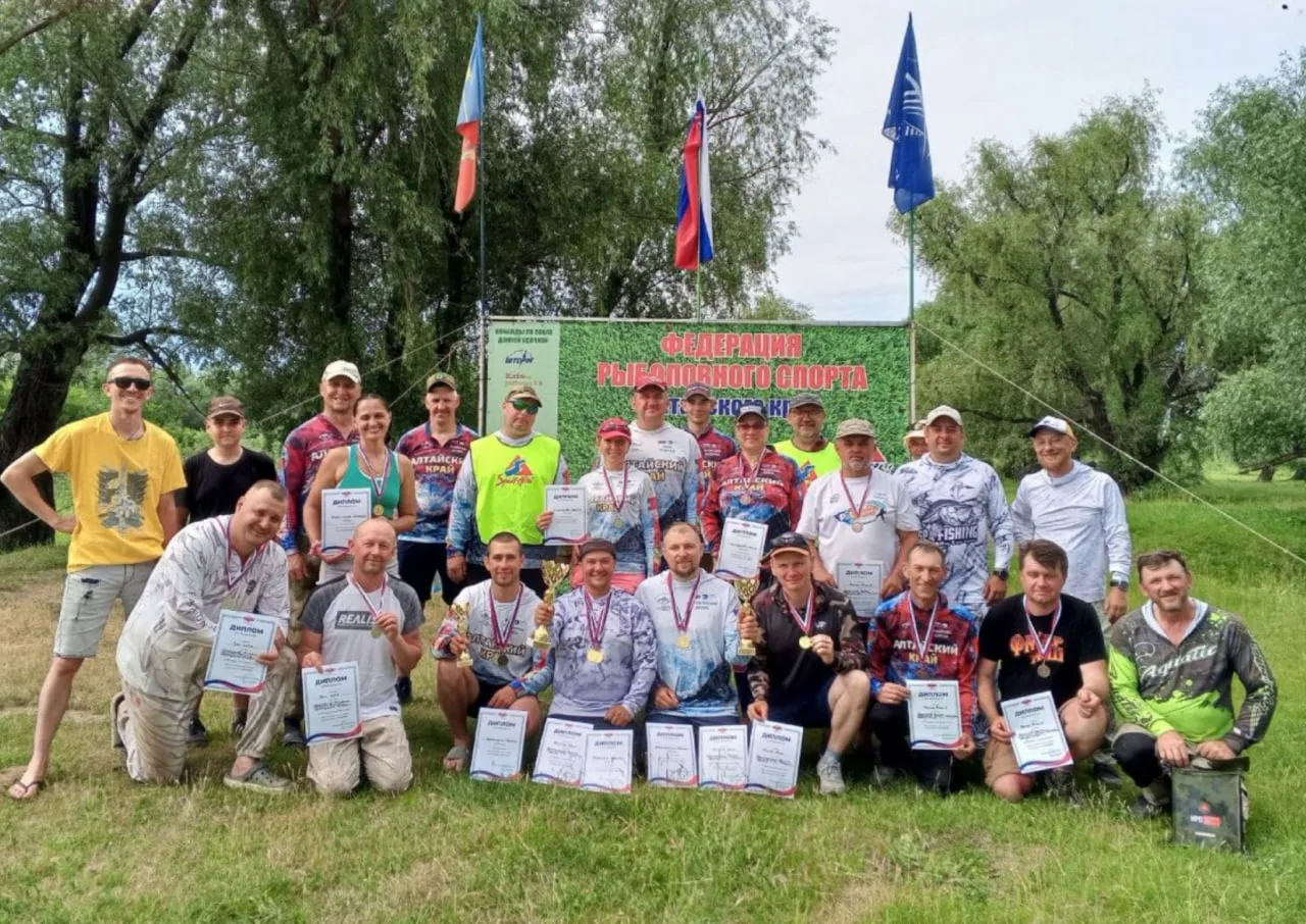 🎣 В Калманском районе на реке Алей состоялся Кубок Алтайского края по ловле донной удочкой

В лично
