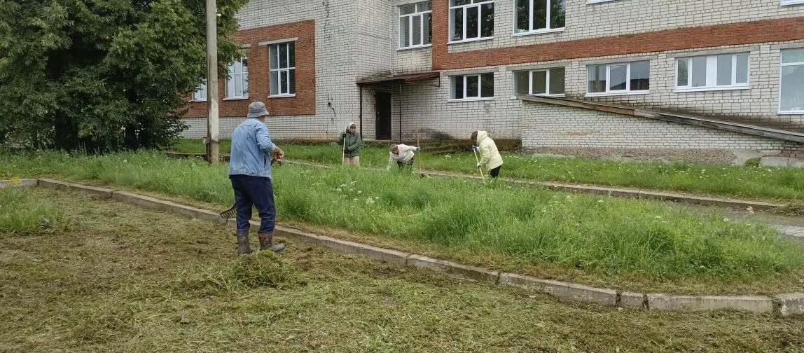 В МБОУ " Михайловская ООШ им.А.А . Александрова идёт подготовка к новому учебному году. В учебных ка