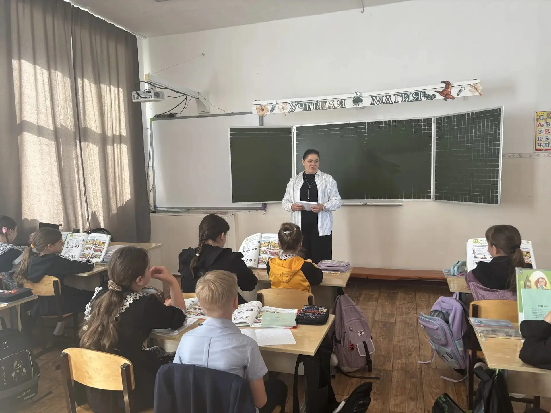 В преддверии летних каникул, специалист библиотеки МУК «Дом культуры х. Красное» Мусиен...