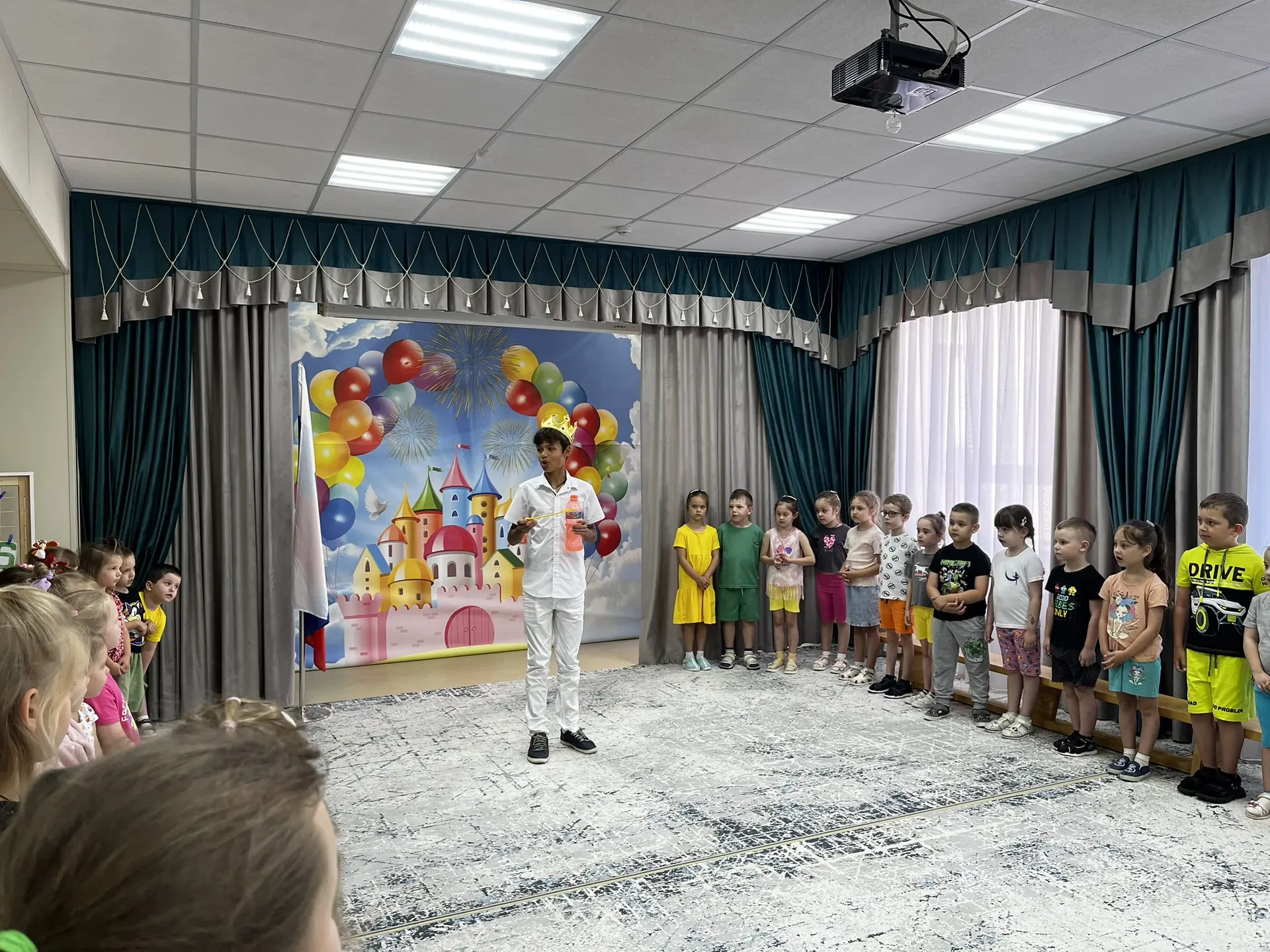 «Разноцветное лето»: как мы формулу спасали! 🫧

Эта неделя в нашем саду была похожа на настоящий де