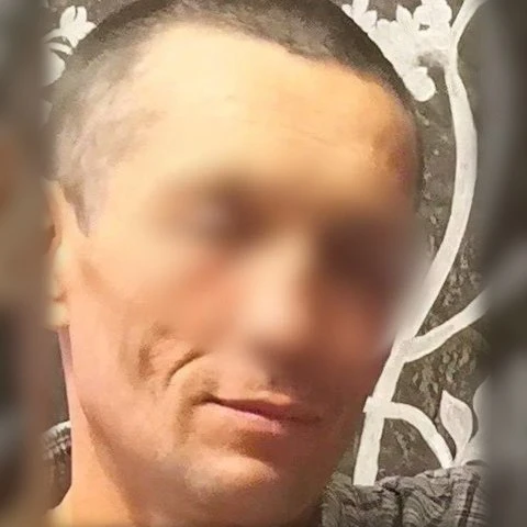 На Сахалине мужчину насмерть забили из-за сломанной палатки, а его жену пытались утопит...