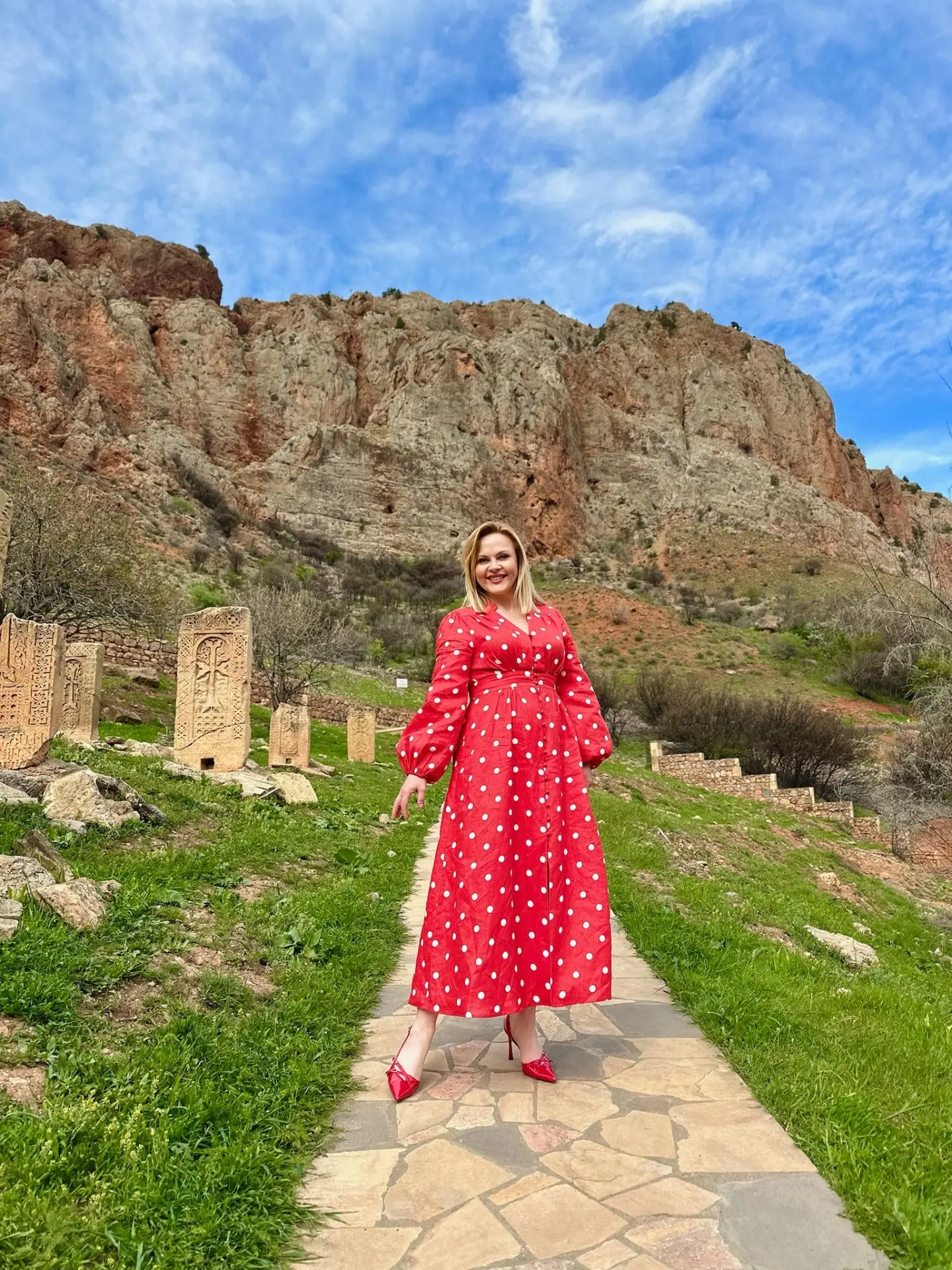 Полька дот — один из главных принтов этого лета. И мы давно знали, почему ❤️