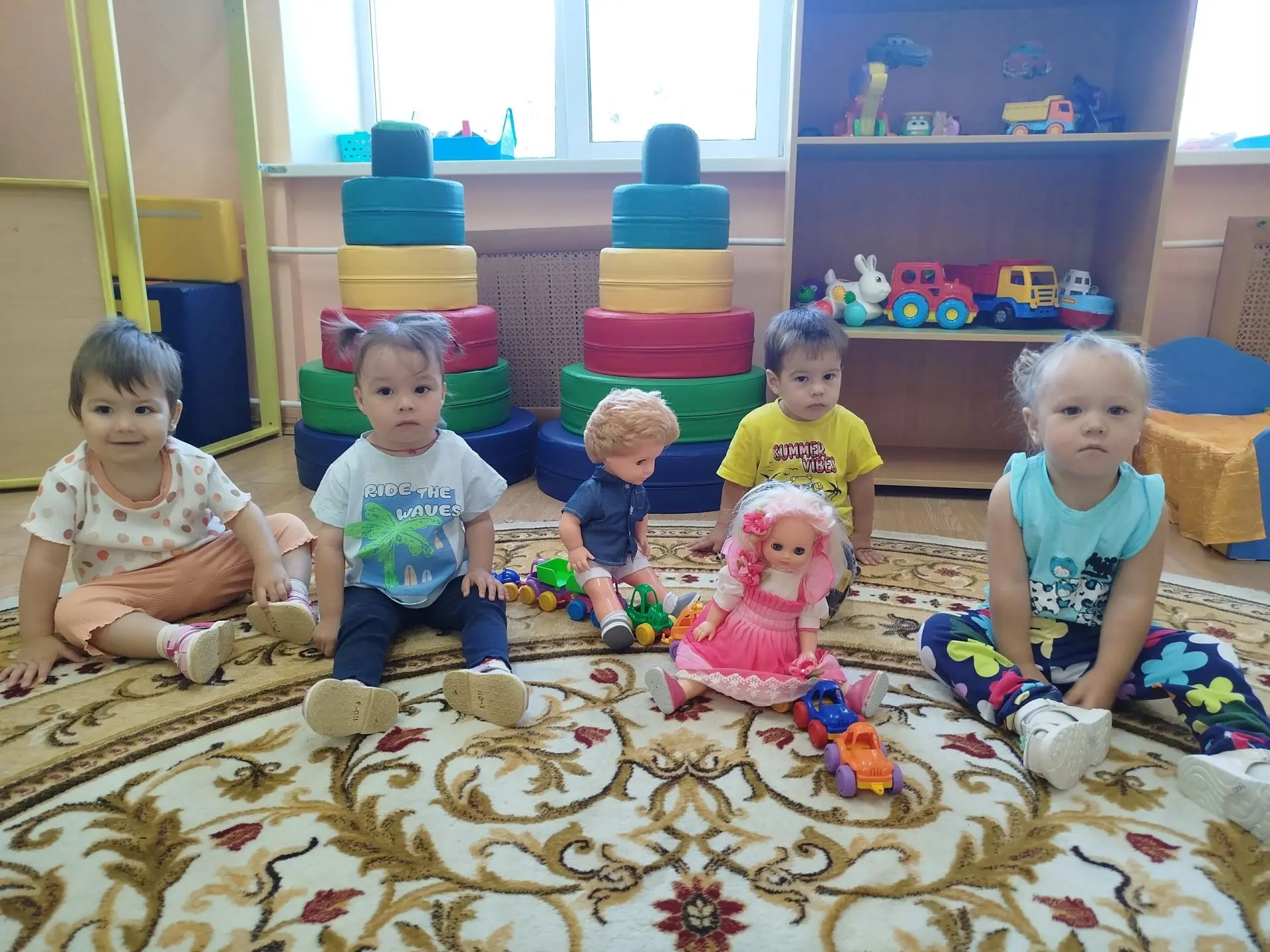 😍 В каждой сказке есть свой весёлый герой с человеческими чертами — и малыши из группы...