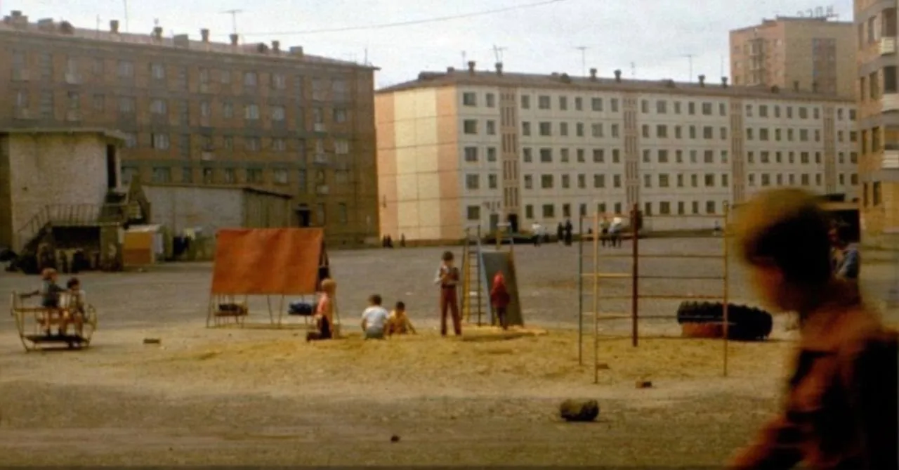 Детская площадка в Норильске, 1980
