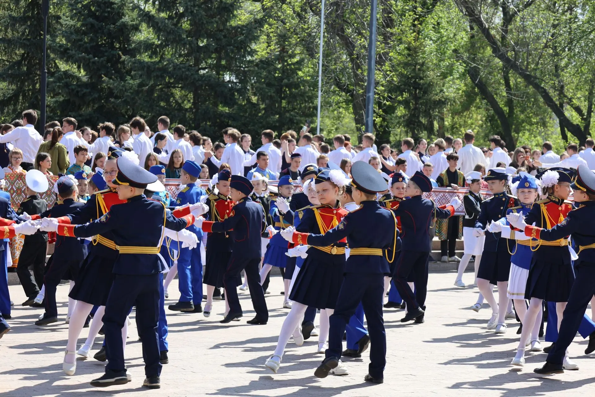 В Оренбургской области с большим размахом прошел «Вальс Победы»   6 мая 2026 года Оренбургская облас