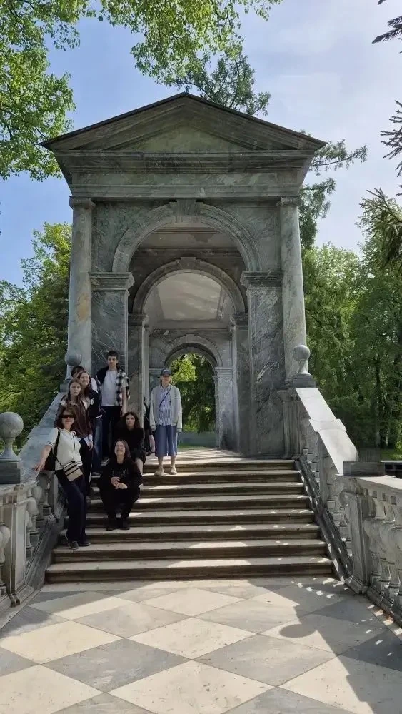Окончание учебного года — идеальное время для поездки в Мемориальный Музей-Лицей и Екатерининский па