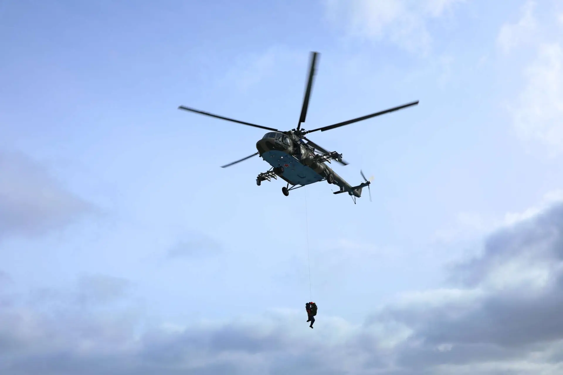 🚁 Специалисты поисково‑спасательной и парашютно‑десантной службы Северного флота по плану боевой под