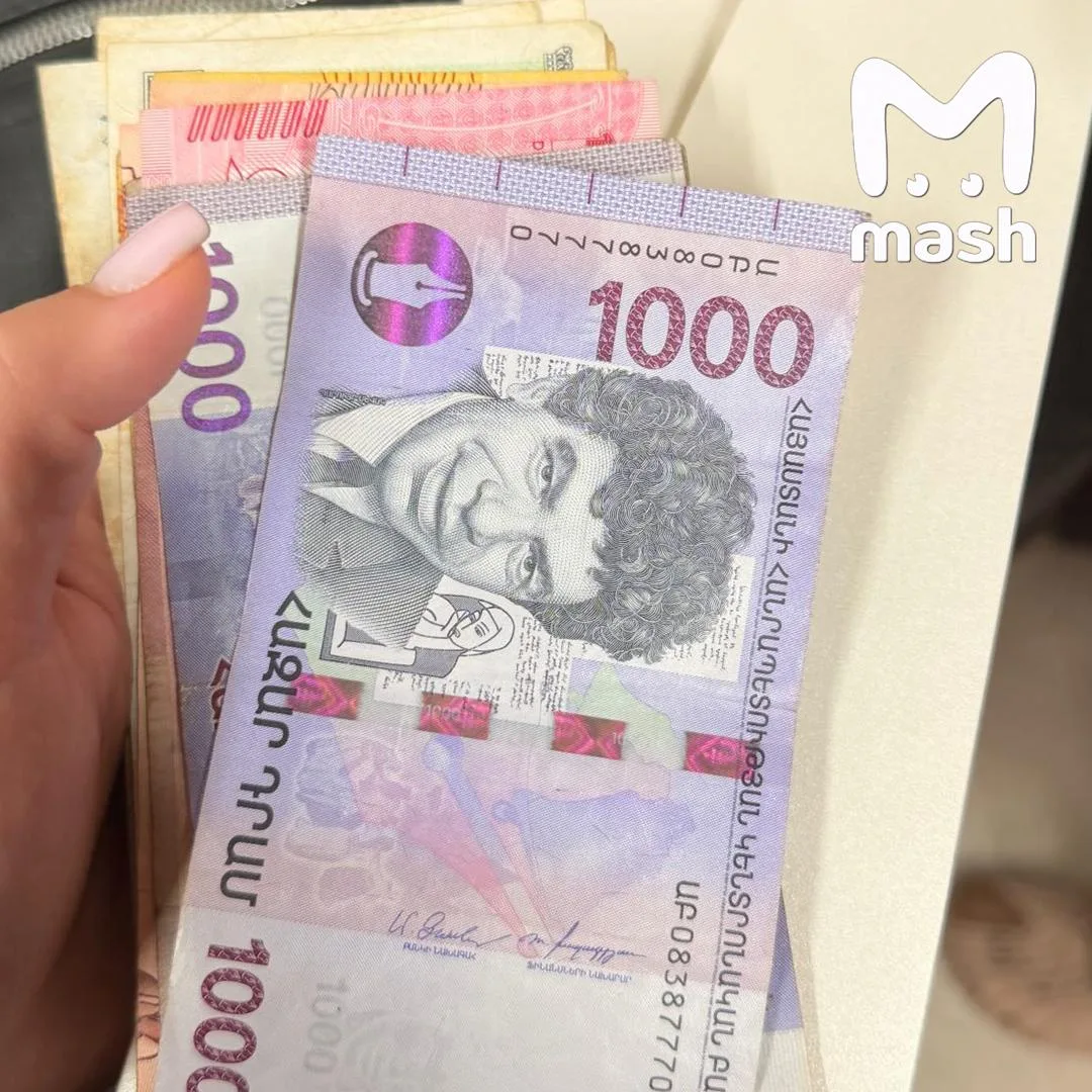 Туристку из России ограбили на рейсе Ташкент — Мальдивы: она утверждает, что деньги укр...