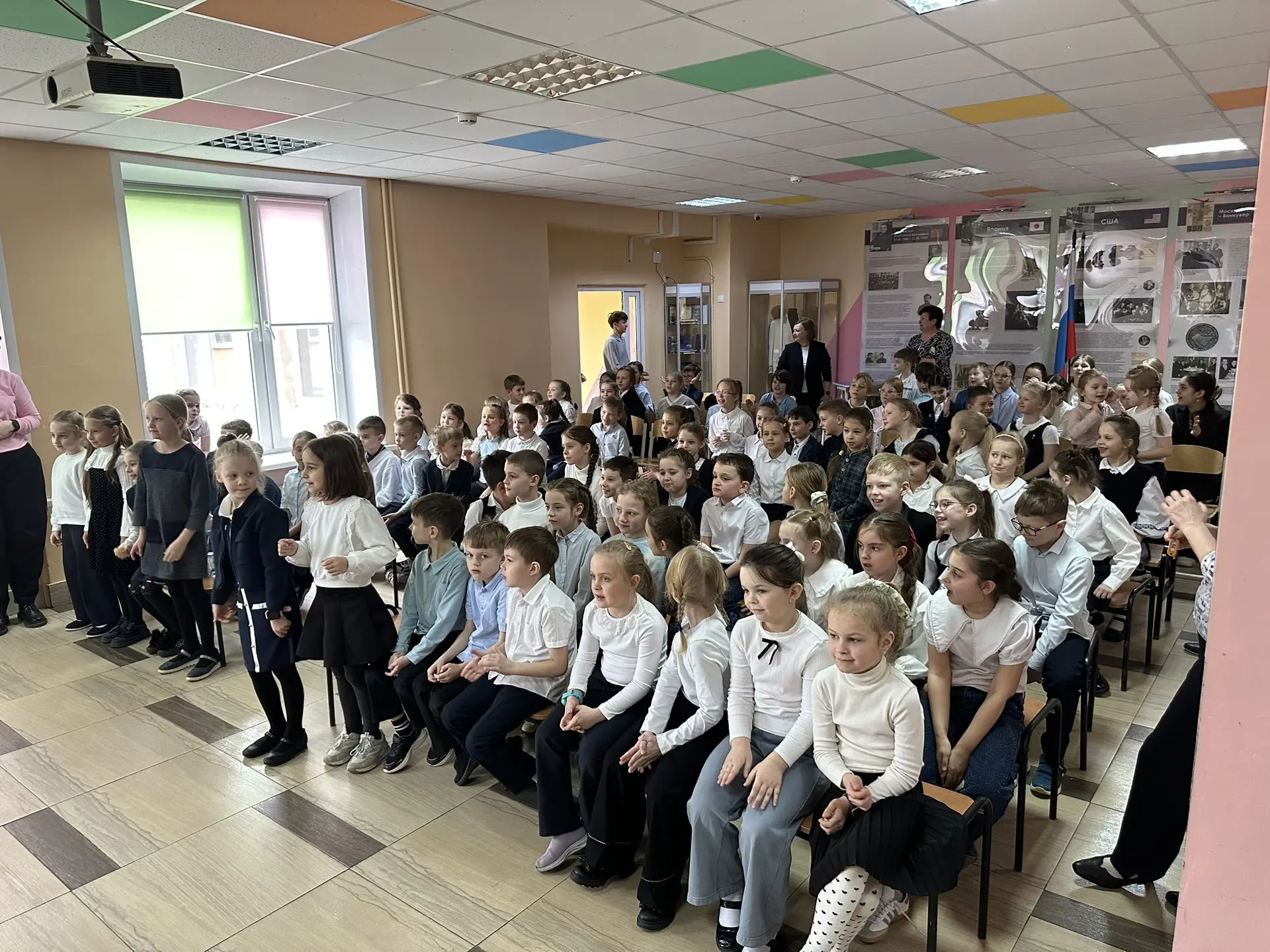 🎭 Всемирный день театра в гимназии  Сегодня, в честь Всемирного дня театра, в стенах нашей гимназии 