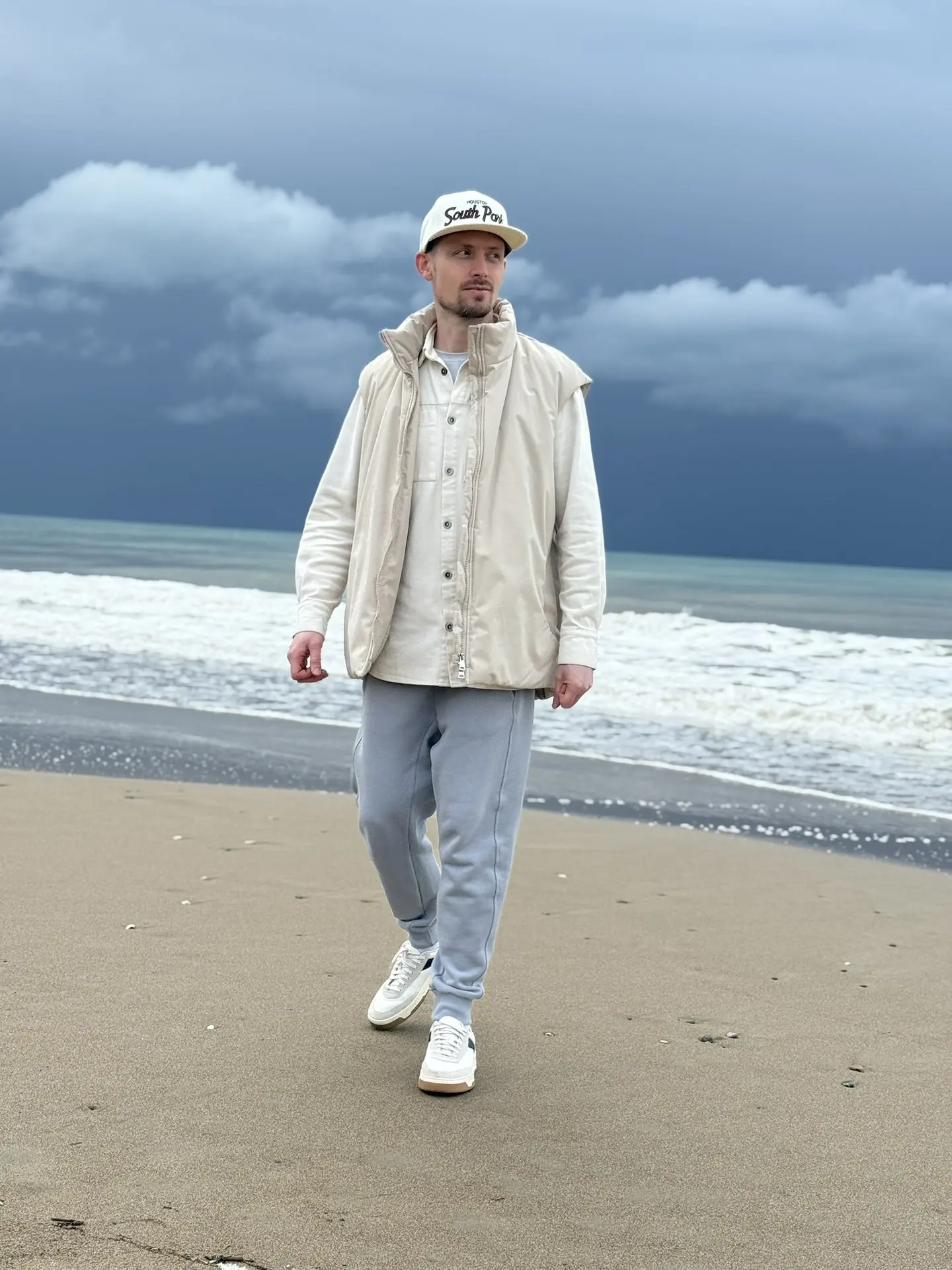 Идеальная погода для утепленных жилетов ☁️☔️