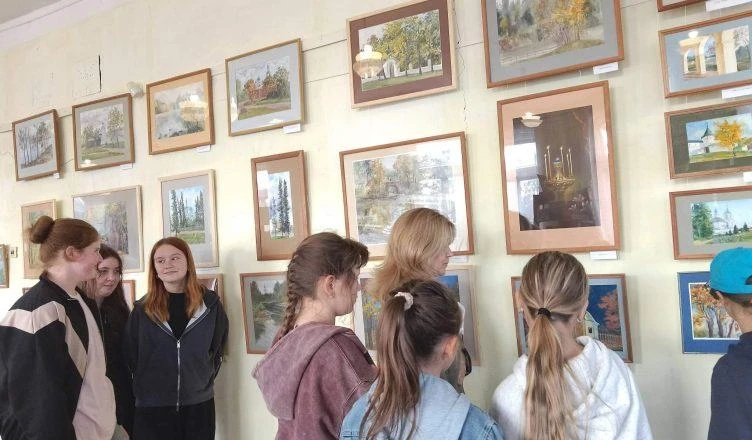 Диалог культур и красок: В библиотеке объединили историю, искусство и традиции