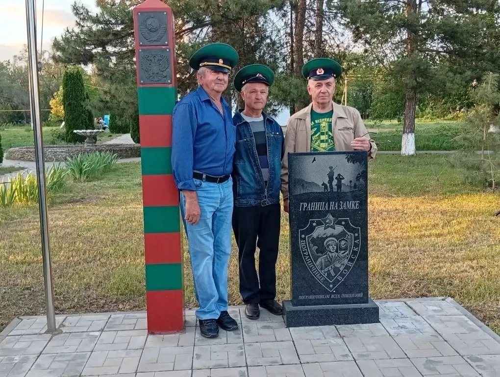 🇷🇺 27 мая в Новопавловском сельском поселении поздравили военнослужащих и ветеранов пограничной служ