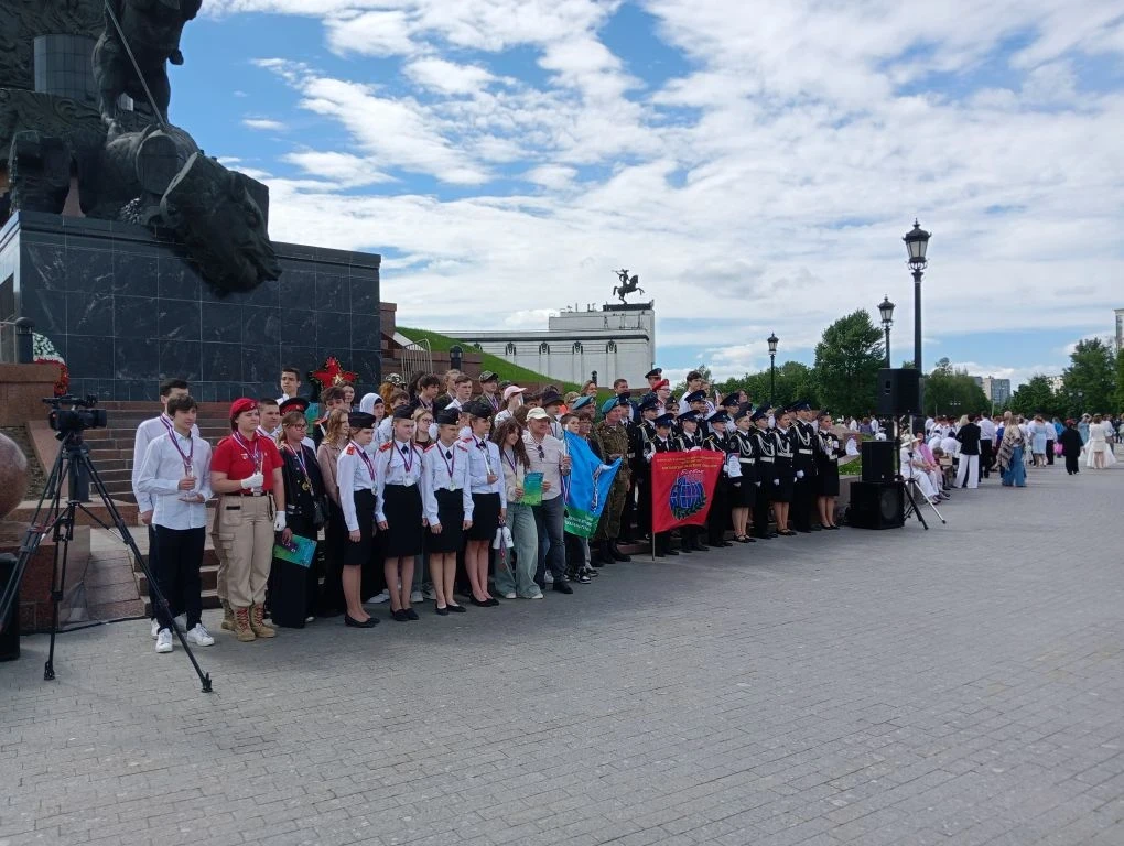 🏆 Юнармейцы отряда «Гвардия»: победы в приключенческих гонках и «Школе безопасности» 🧭💪  Наши юнарме