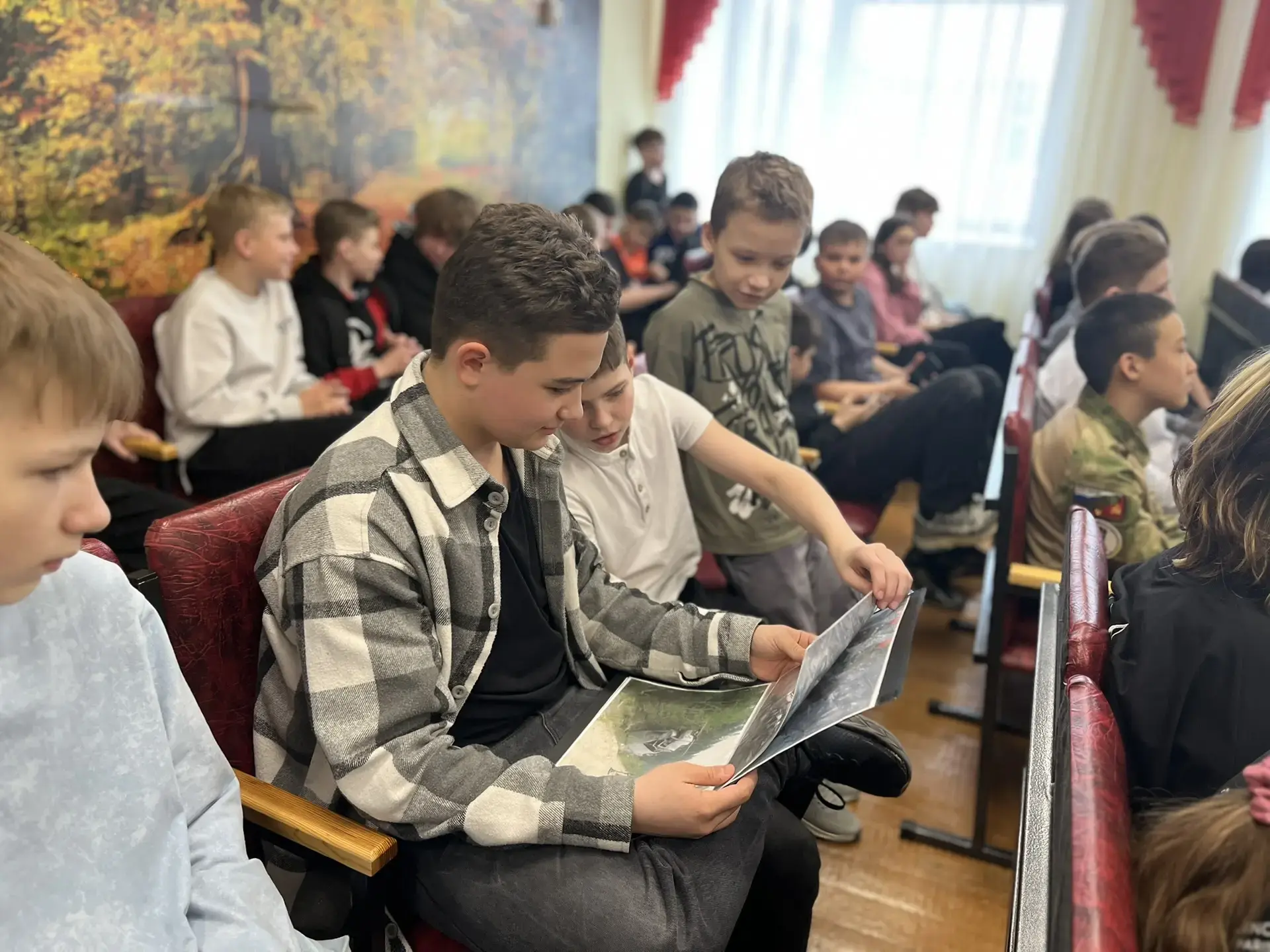 📍Сегодня в нашей школе состоялась профилактическая беседа с инспектором ГИБДД Маннаповой Юлией Ракип