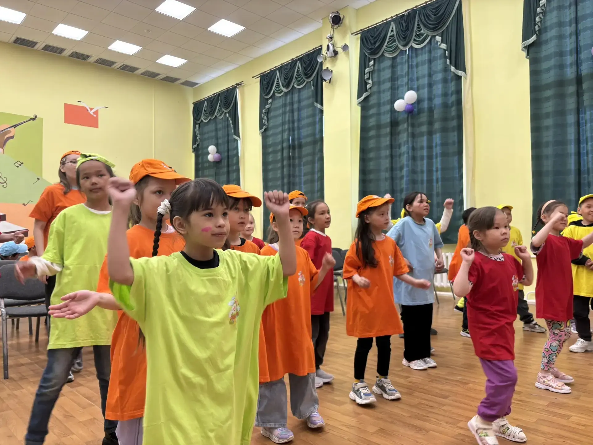 Лето стартовало! Пришкольный лагерь «Доброград» гостеприимно распахнул двери.