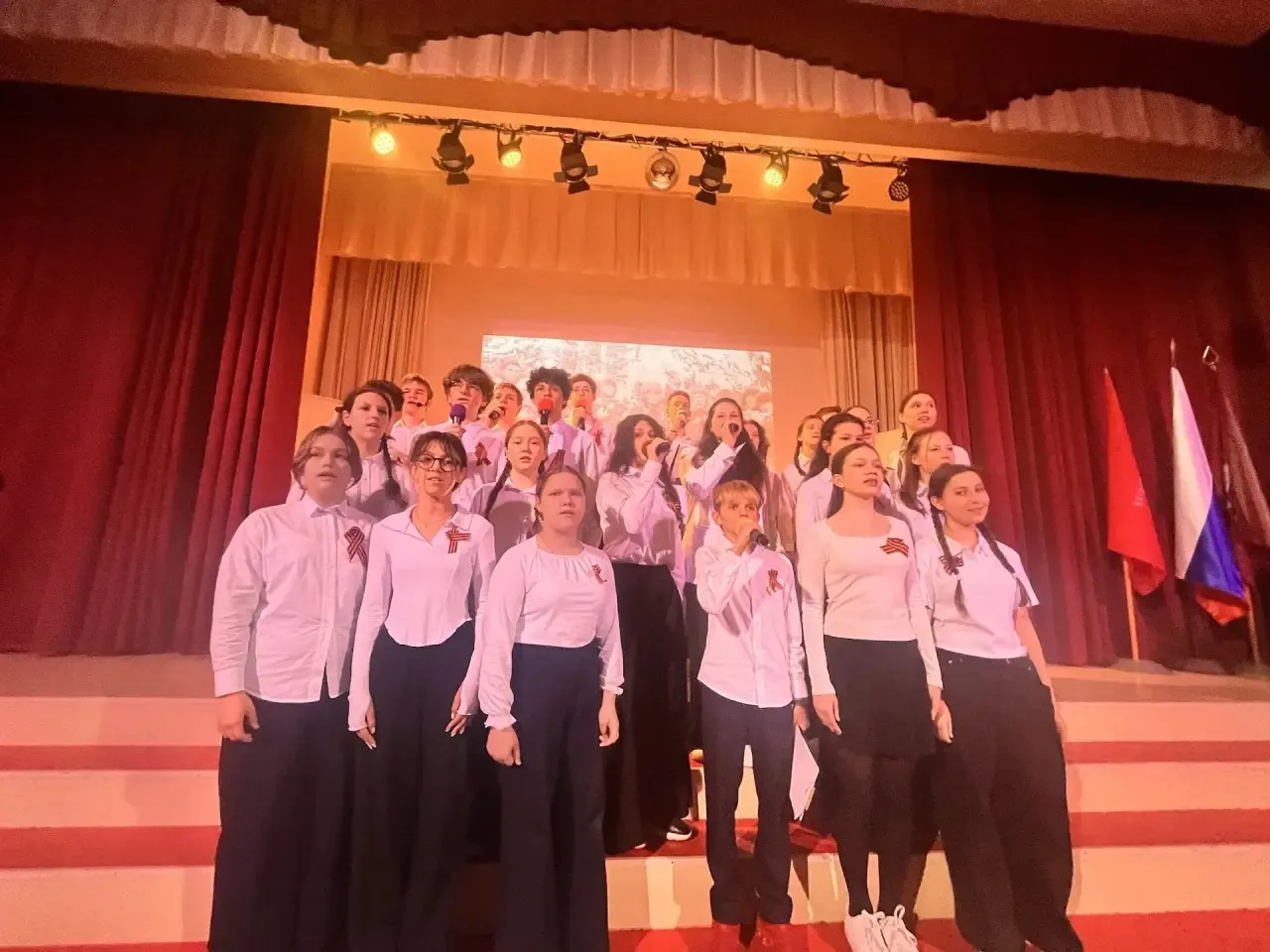 🌟 Память, которая живет в сердцах: в школе прошли линейки ко Дню Победы    🌿 В нашей школе состоялис