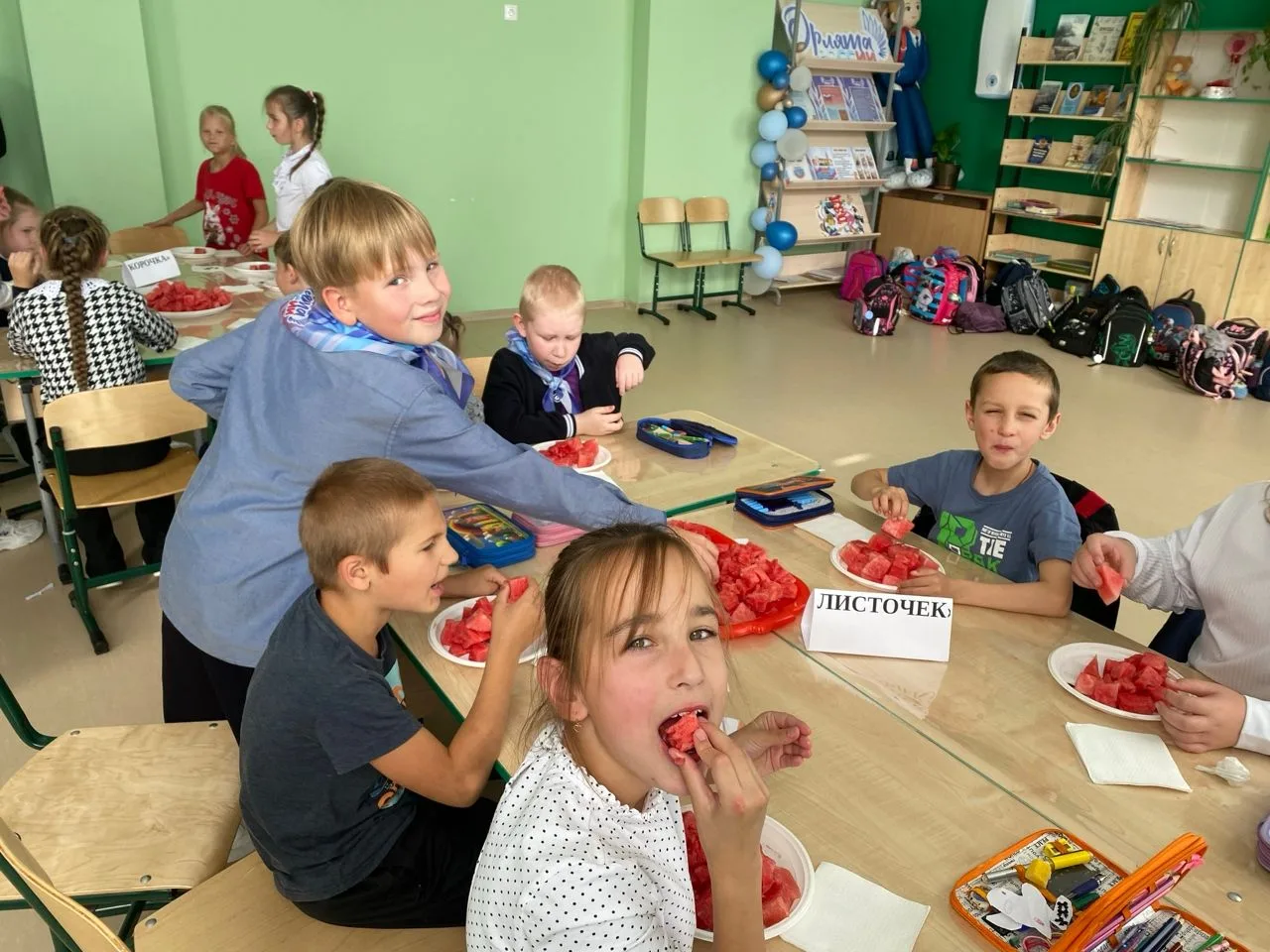 28 сентября во  2 «А» классе  прошёл  самый весёлый, вкусный и познавательный  праздник...