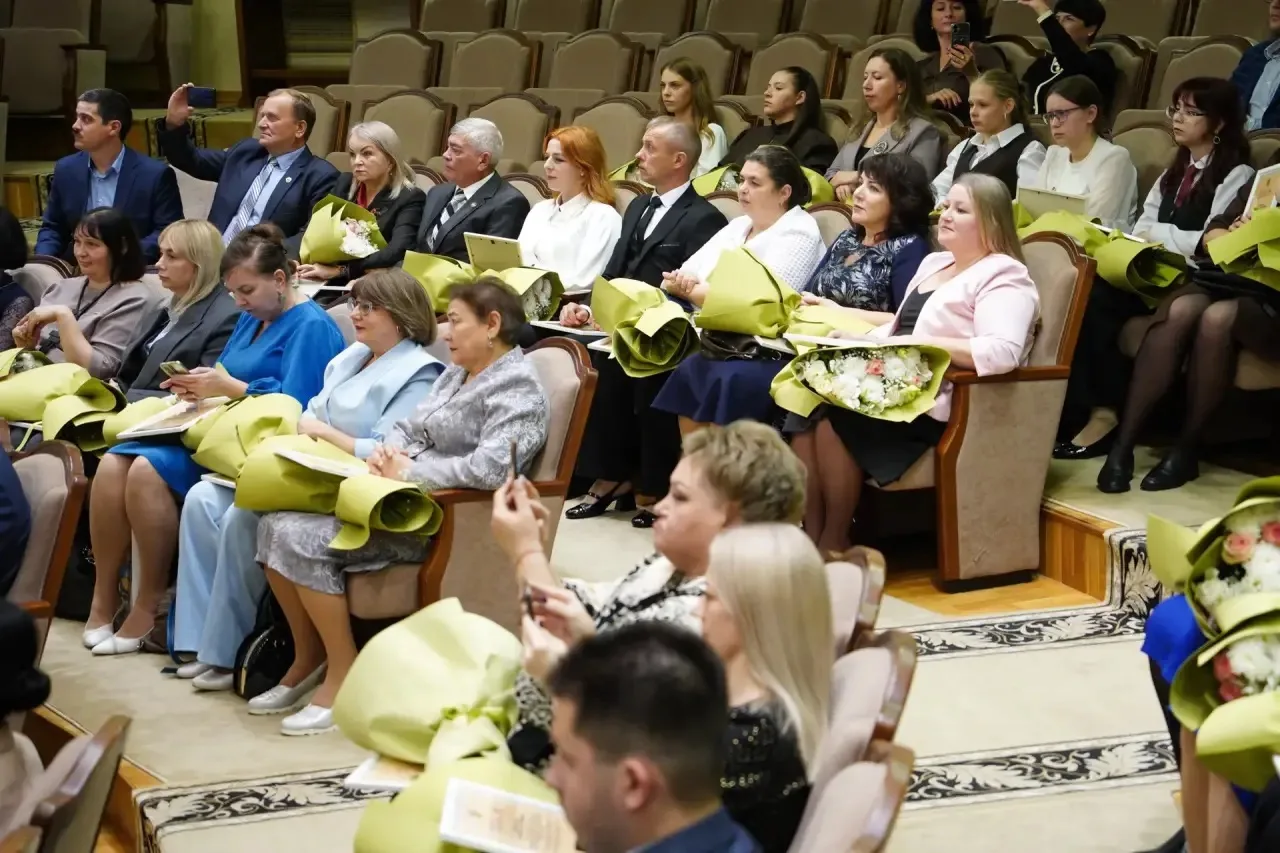 Сегодня вручили заслуженные награды нашим юным талантам – победителям регионального и п...
