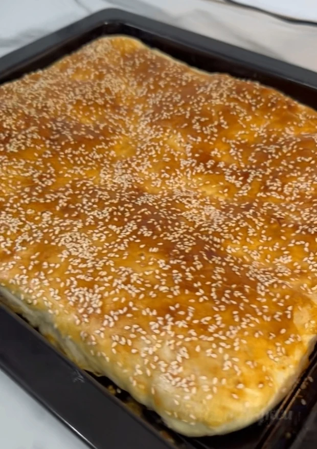 Лёгкий слоёный пирог с творогом и яйцом