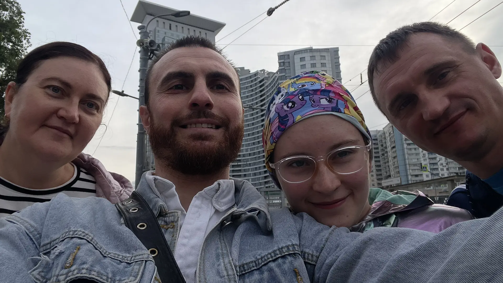 Есть друзья, с которыми можно не видеться годами, но при встрече - будто не расставались.