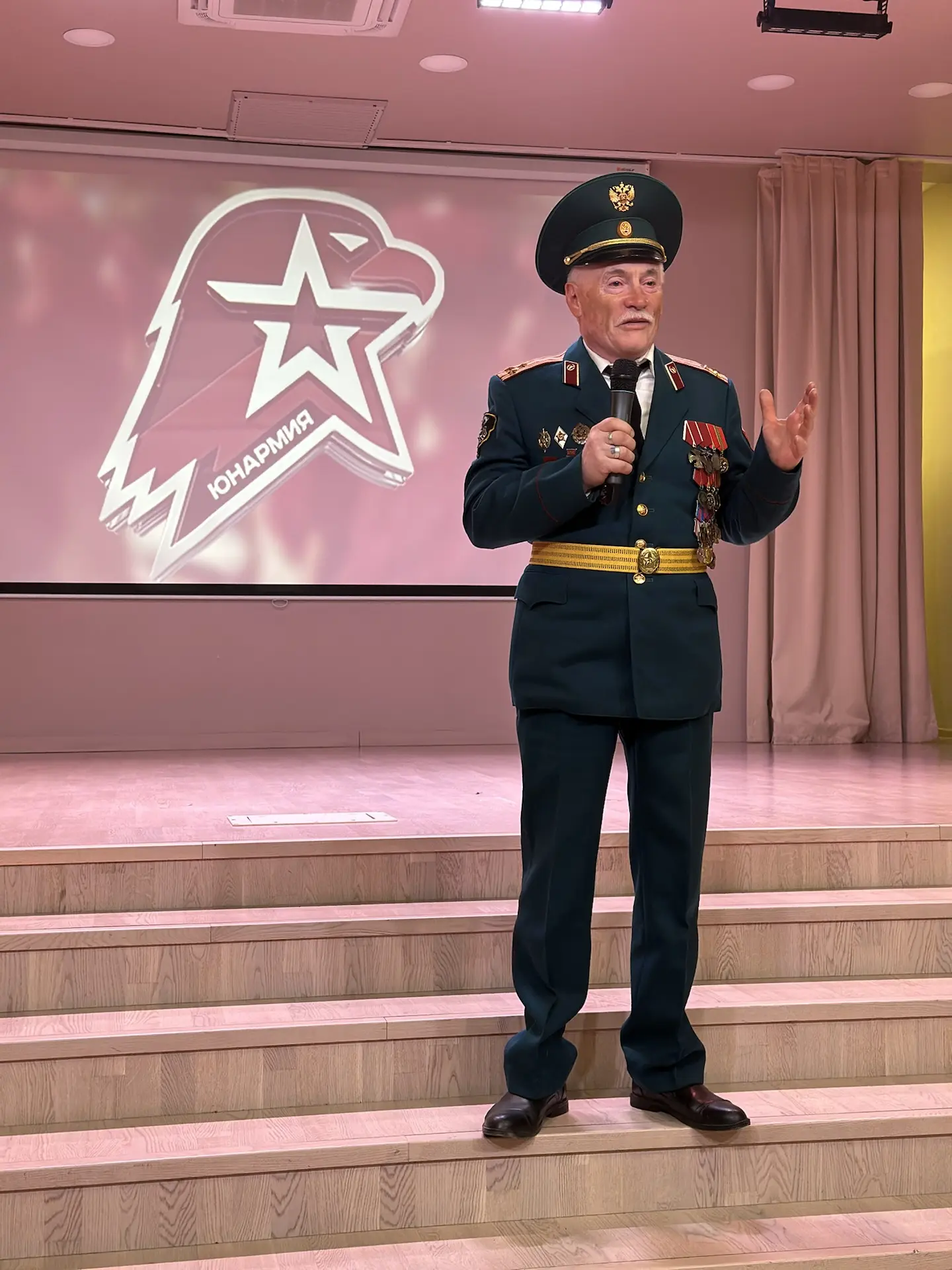 💥Сегодня наша школа №38 стала центром притяжения для будущих защитников Отечества!  🦅В торжественной