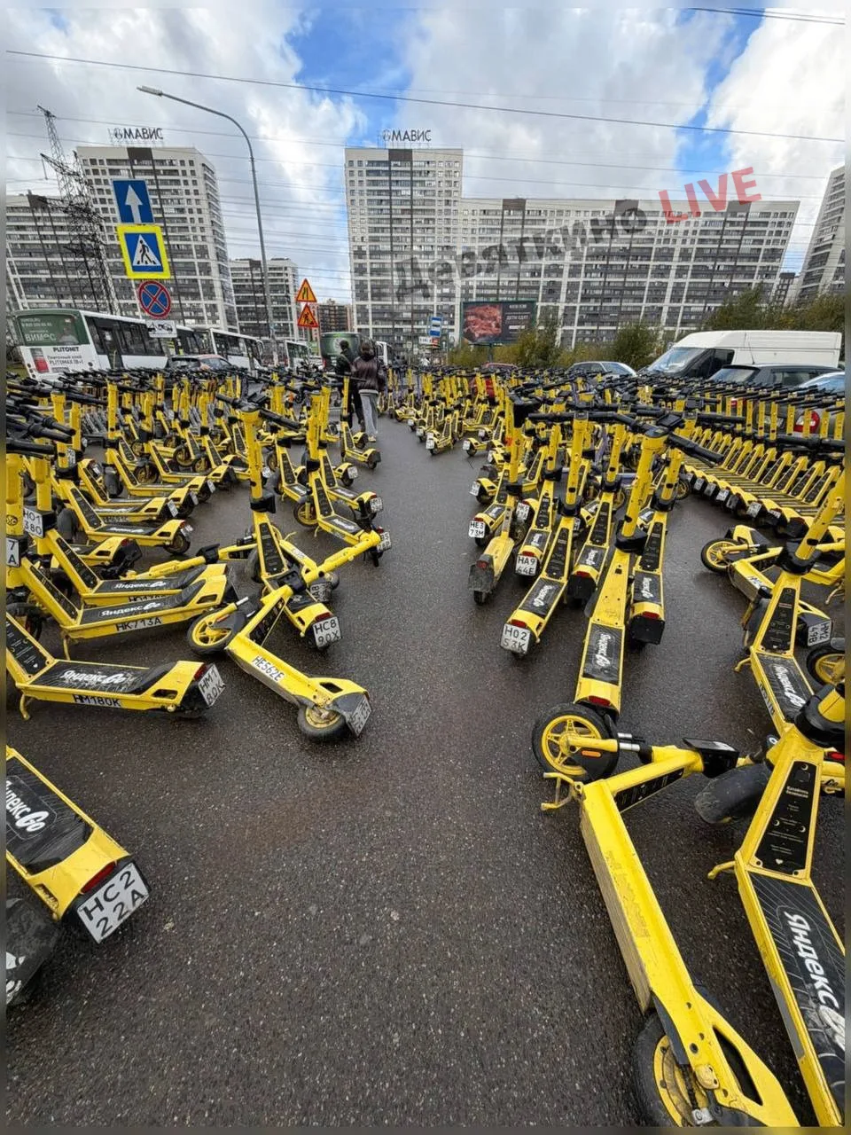 Когда этот беспорядок у метро закончится!?