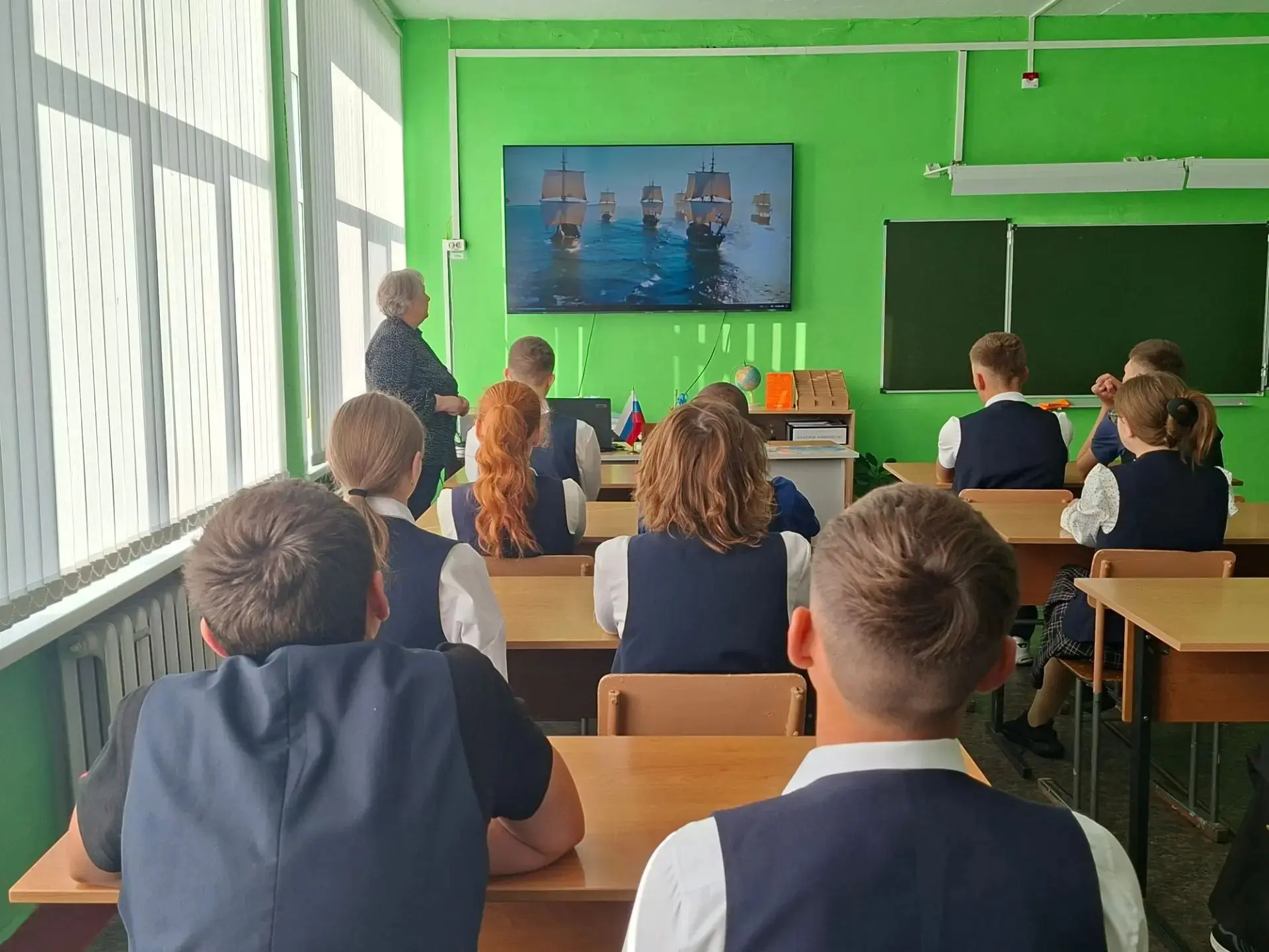 🌟 Сегодня на «Разговорах о важном» в МБОУ Чусовитинской СОШ ученики 6–10 классов погру...
