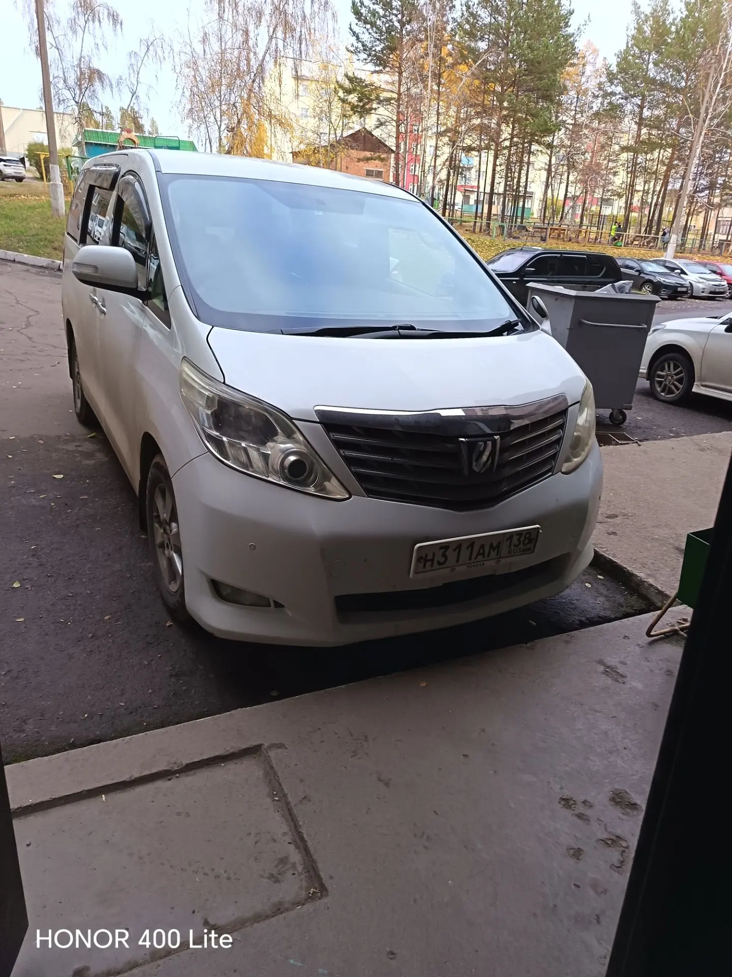 А что не в подъезд не заехал, хам, на Возражения 34 г. Братск