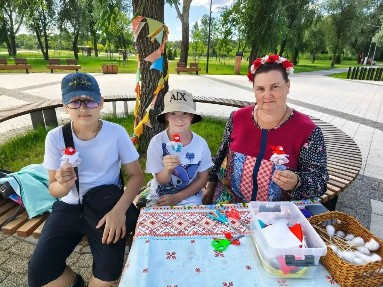 ✨20 июня в рамках проекта «Лесопляж» состоялся мастер-класс по традиционной кукле «Хороводница»! 

У