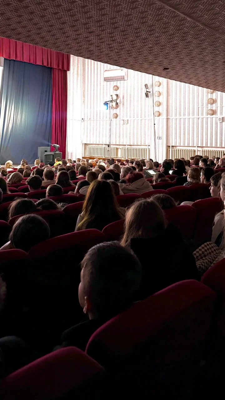 Уважаемые керчане! Сегодня в КДК «Корабел» состоялся спектакль «Котлован» который завер...