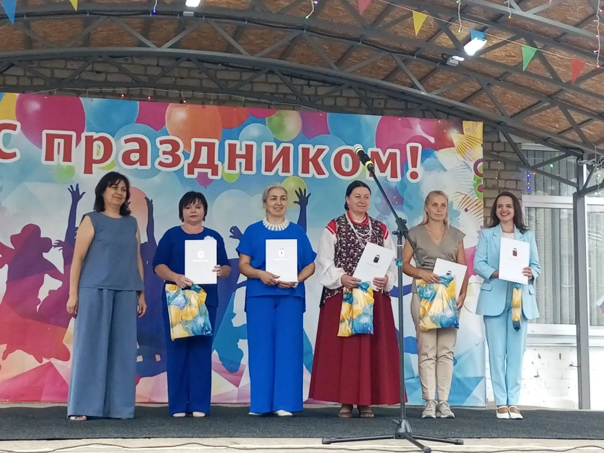День посёлка Каменники прошёл ярко и по-семейному тепло!