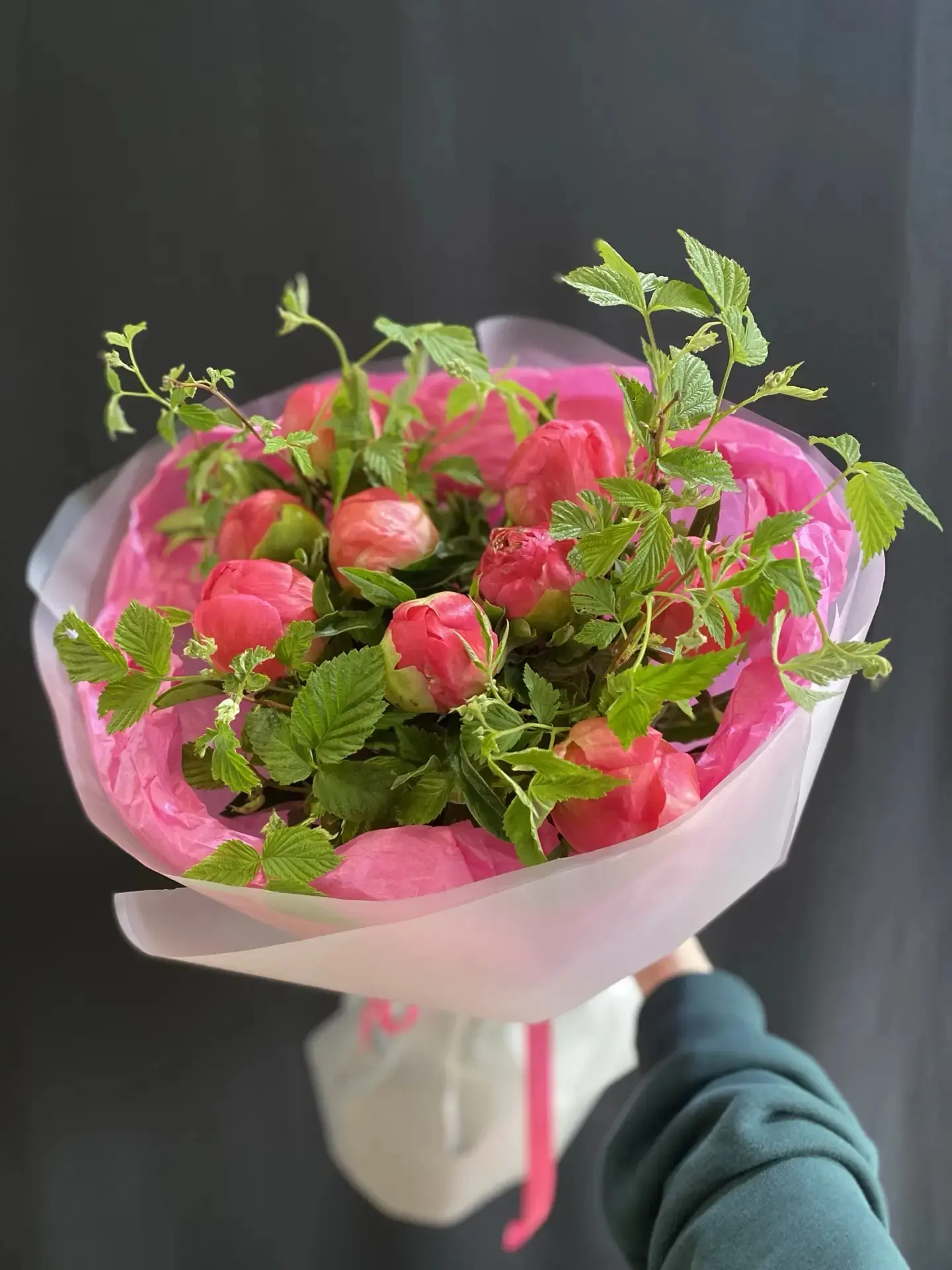 Только раз в году природа дарит нам эту красоту 💐

Сезон пионов — как хороший отпуск: короткий, ярк
