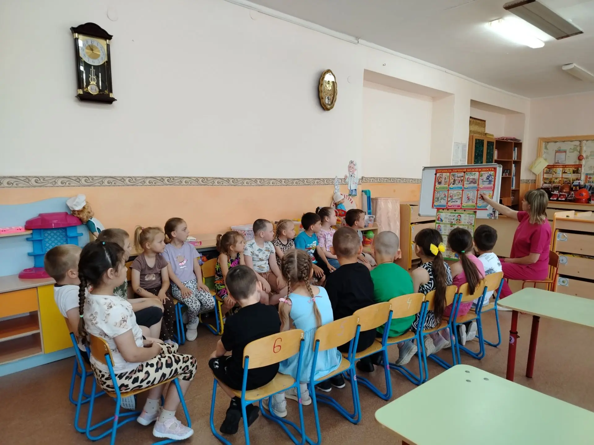 В подготовительной группе  "Колокольчик" прошло интересное и познавательное занятие, посвященное без