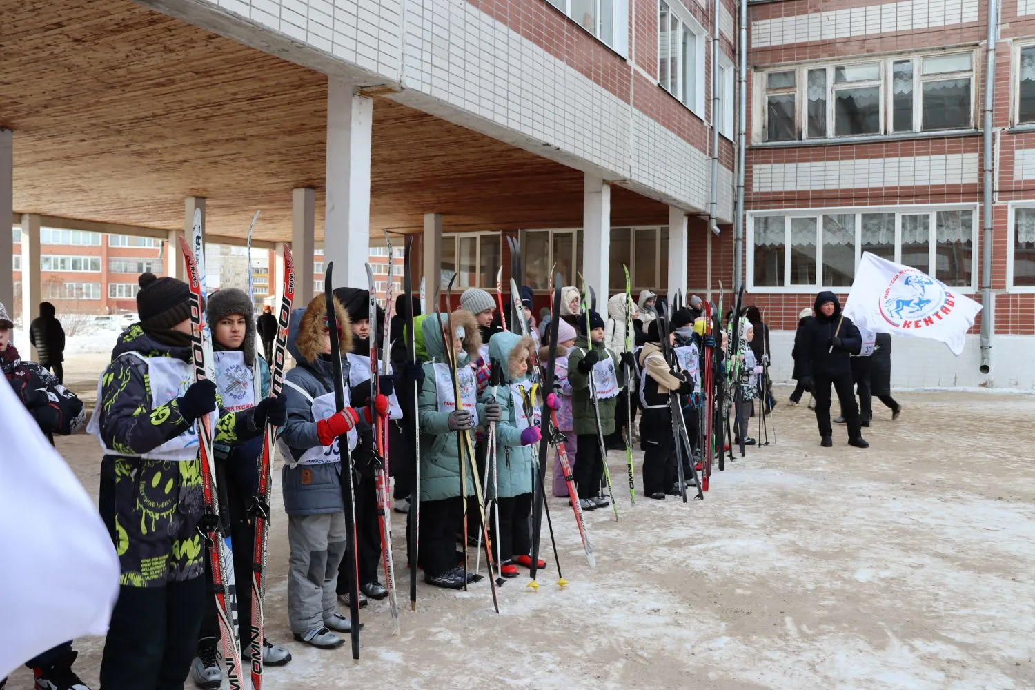 14 февраля в нашей школе прошёл яркий и активный спортивный праздник «Лыжня России»!
