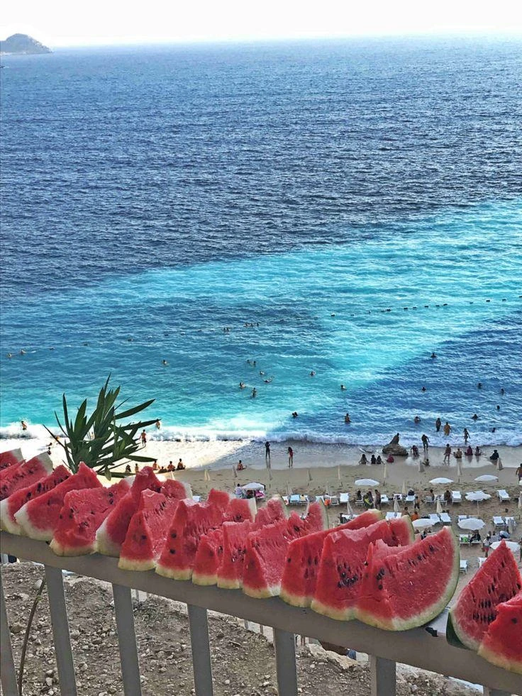 Кто хочет уже завтра плескаться в море🌊?