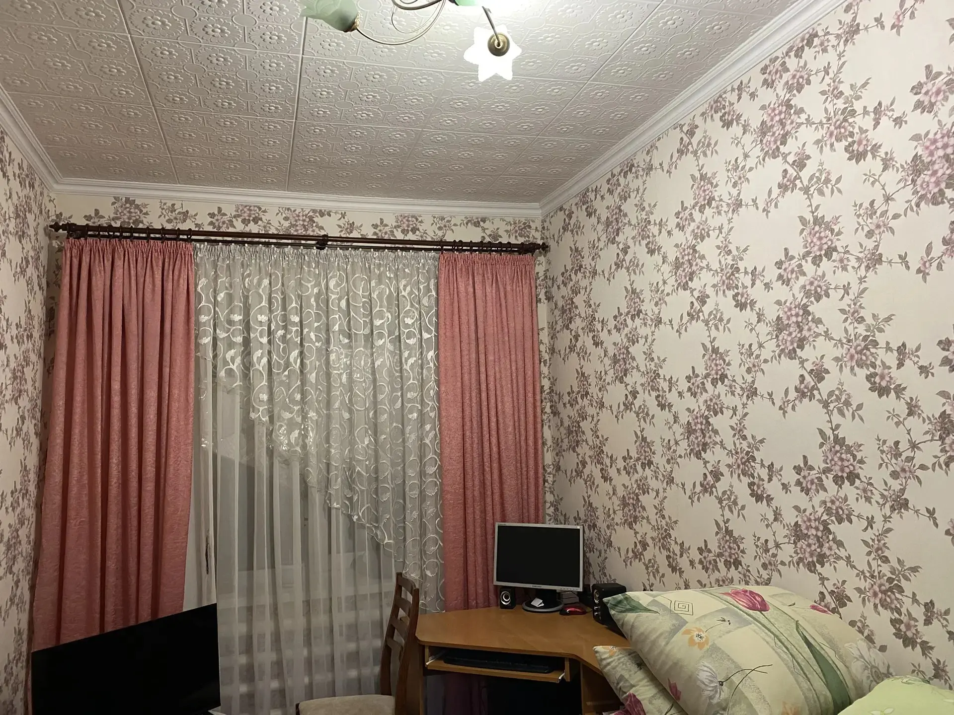 Продам дом в с. Заря  128 м2 Все удобства. 5 жилых комнат, большая кухня, комнаты все раздельные  Дв