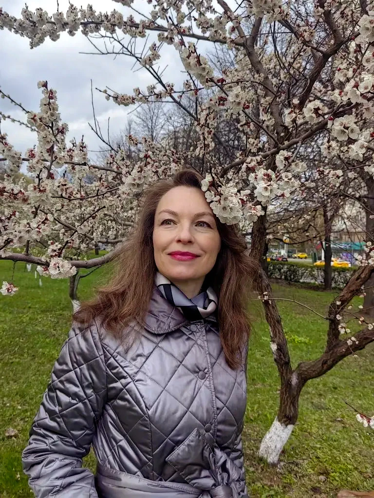Весна в России - это особенное испытание. Утром ты выходишь на улицу, а там +1 и колючи...