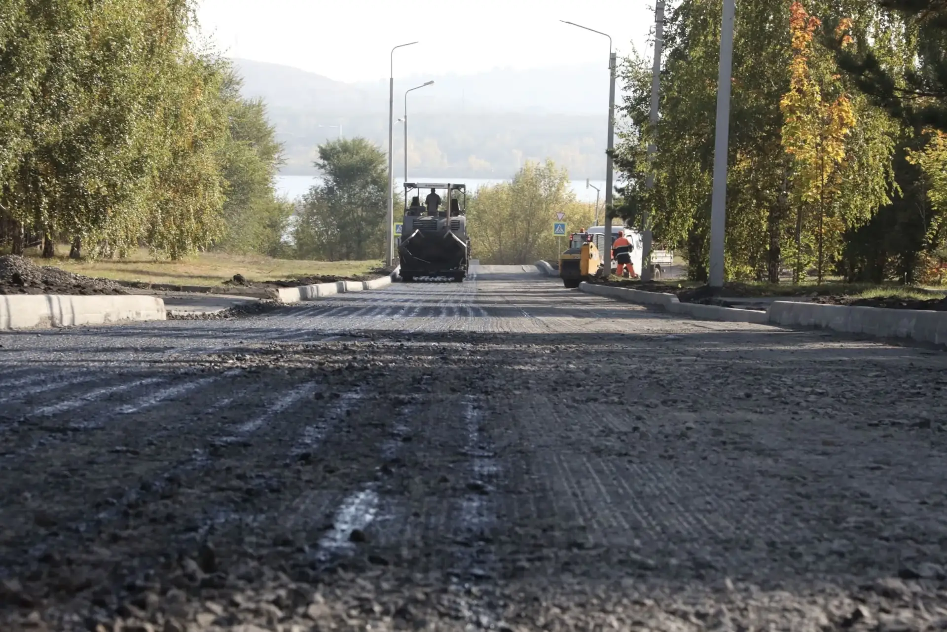 В городе продолжаются работы по обновлению улично-дорожной сети.
