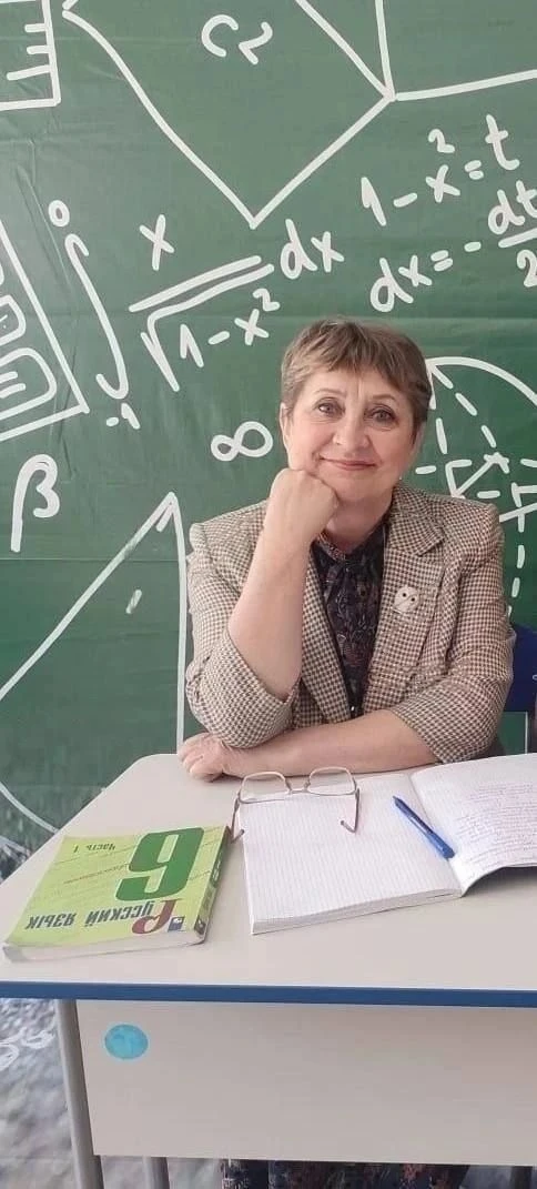 Школьница напала с ножом на учителя физики в Красноярском крае.