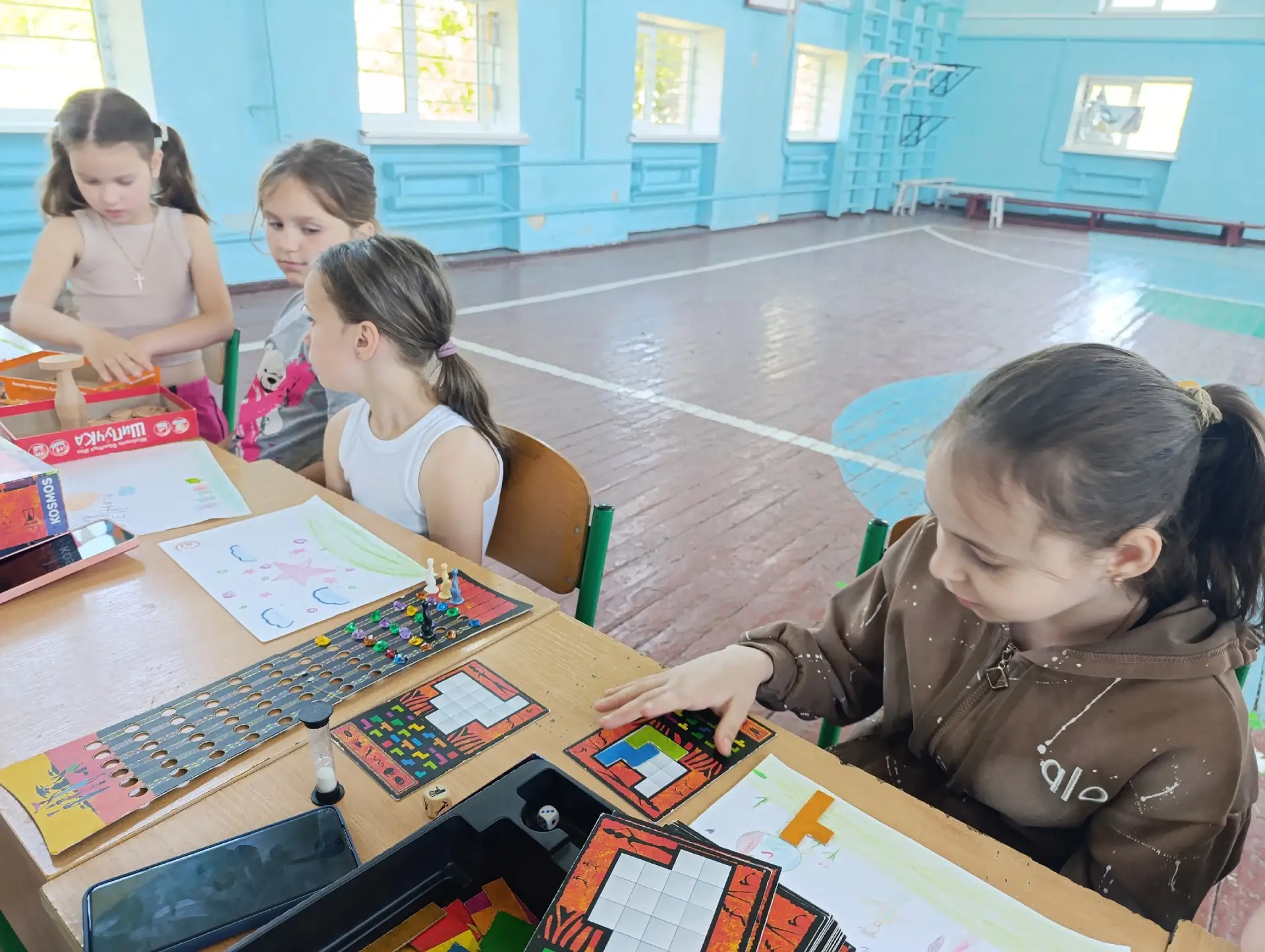 В ГБОУ "Школа № 40 г.о. Донецк" на детской площадке досуга для детей прошёл увлекательный турнир нас
