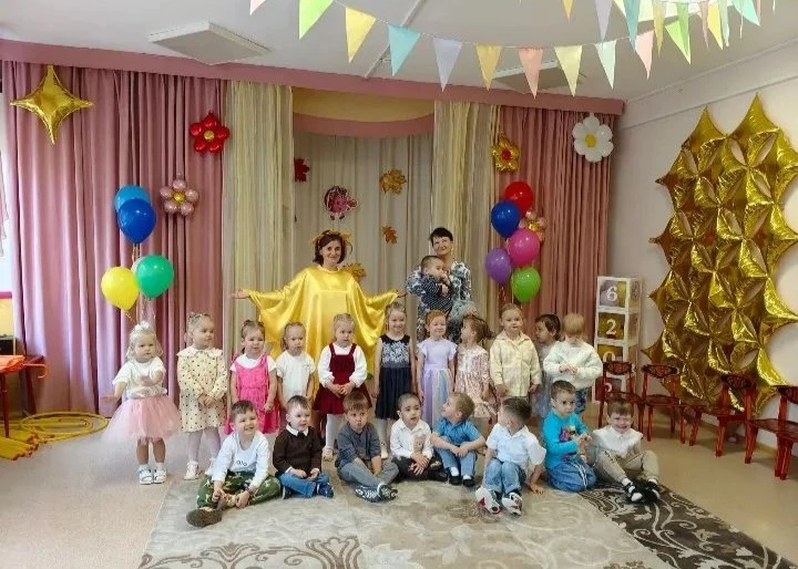 Во второй младшей группе "Знайки" состоялся праздник, посвящённый дню Знаний.