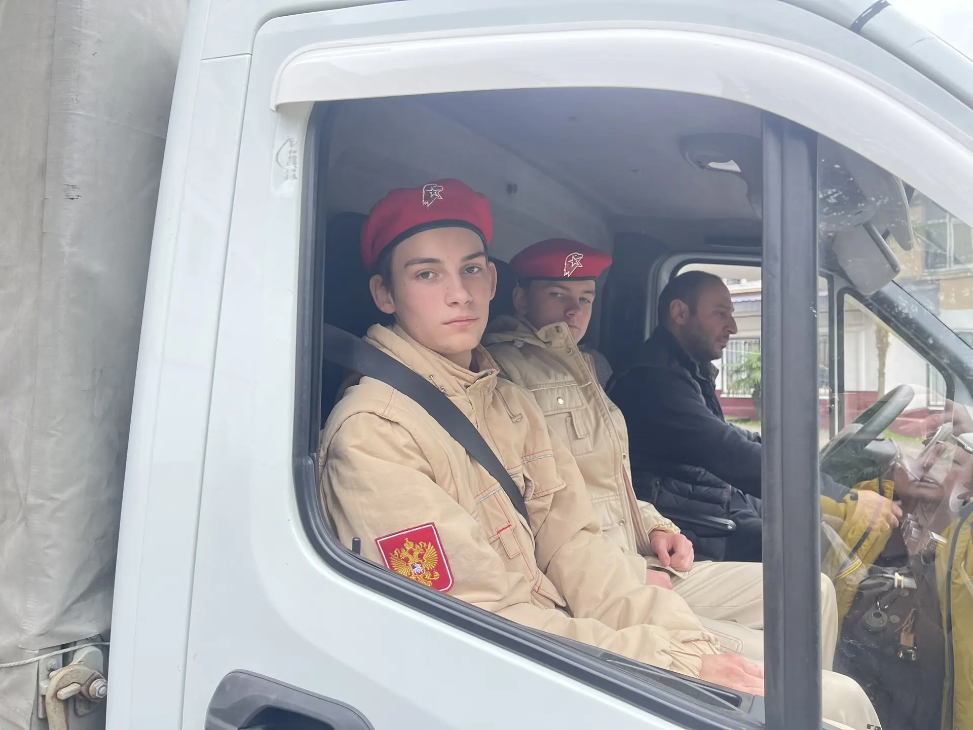 Ученики школы - воинам СВО с благодарностью и поздравлением с наступающим Днем Защитника Отечества