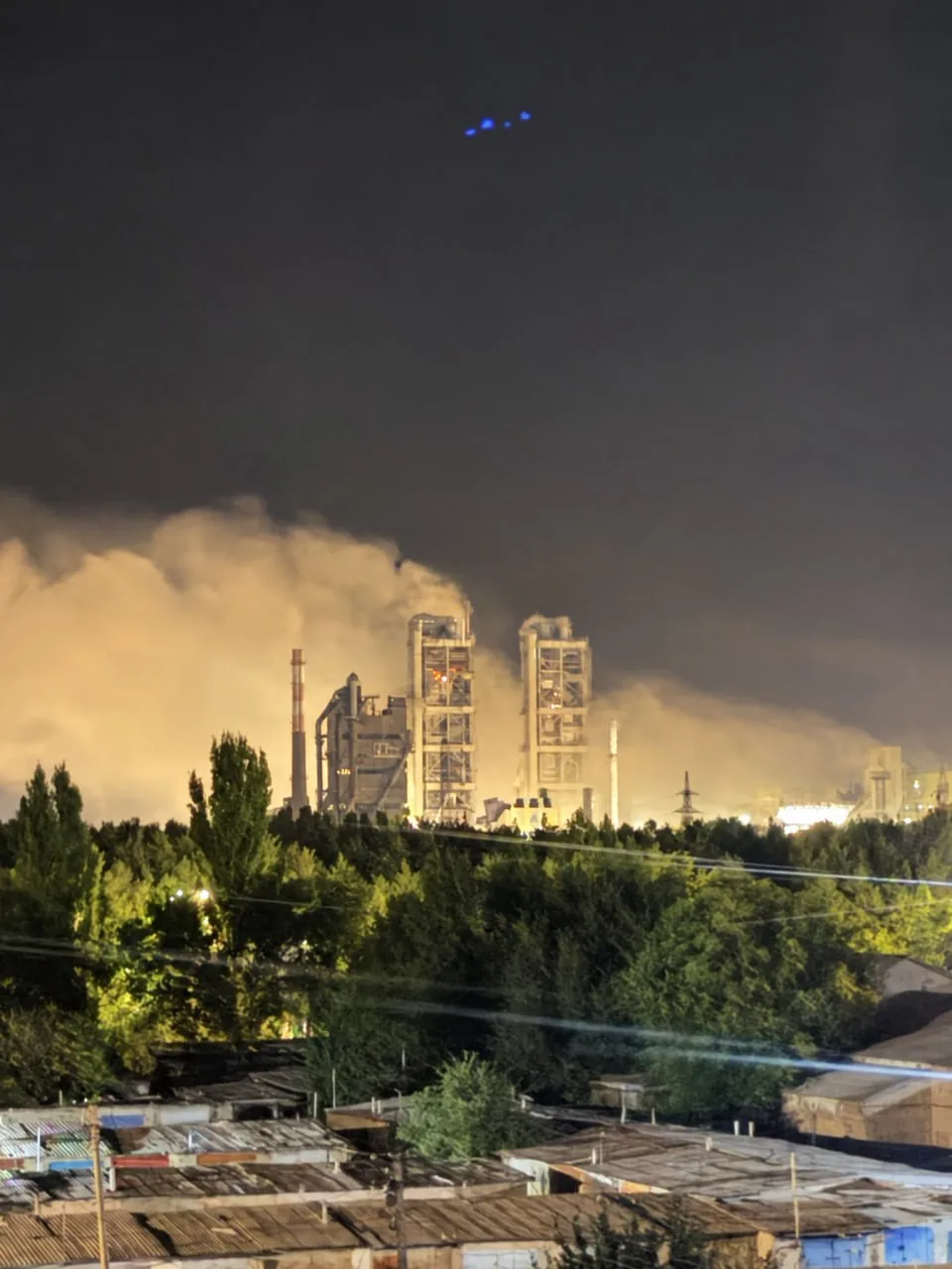 Украина сегодня ночью атаковала нефтеперерабатывающий завод в Самарской области.