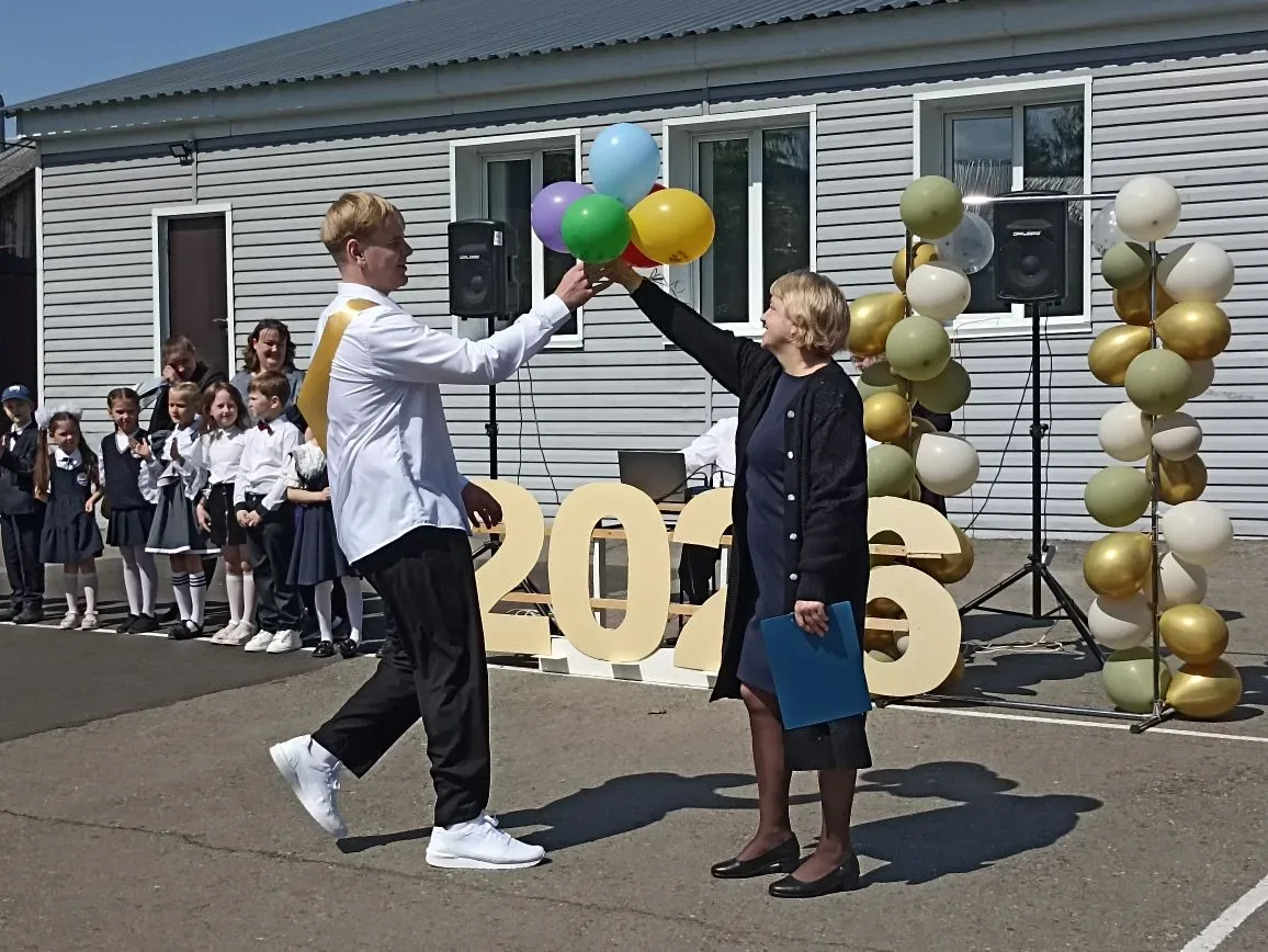 ПОСЛЕДНИЙ ЗВОНОК 2026!🎉  🔔Для 28 выпускников 11А класса сегодня прозвенел последний звонок. Творческ