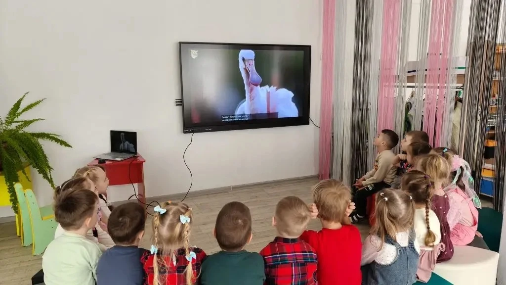 🦢 Малая колпица: редкая гостья в 12 группе!  В рамках эколого-просветительского проекта «12 символов
