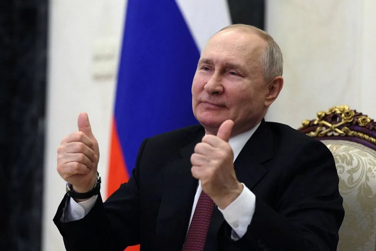 Россиянам предлагают платить до 200 тысяч рублей за дожитие до 100 лет