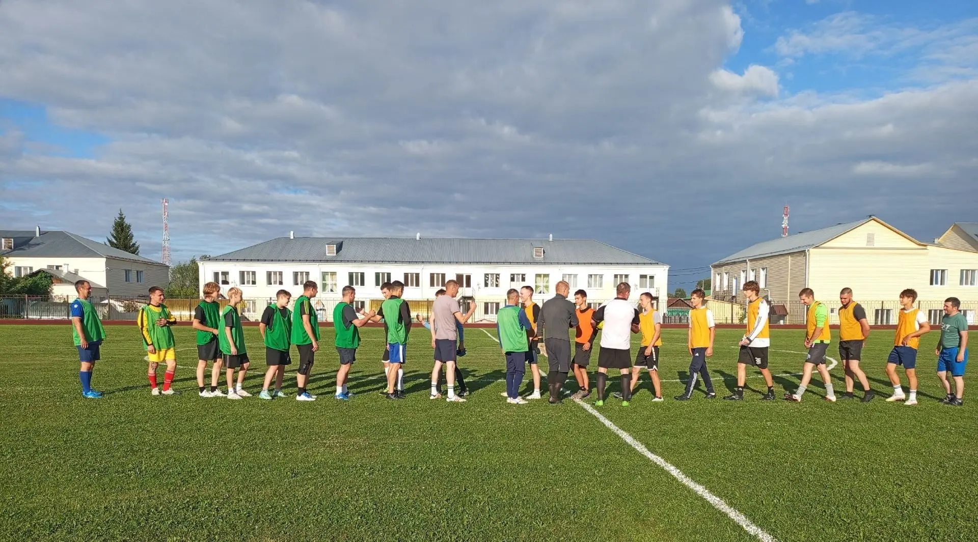 ⚽Вчера на стадионе "Центральный" в рамках работы вечерней спортивной дворовой площадки состоялась то