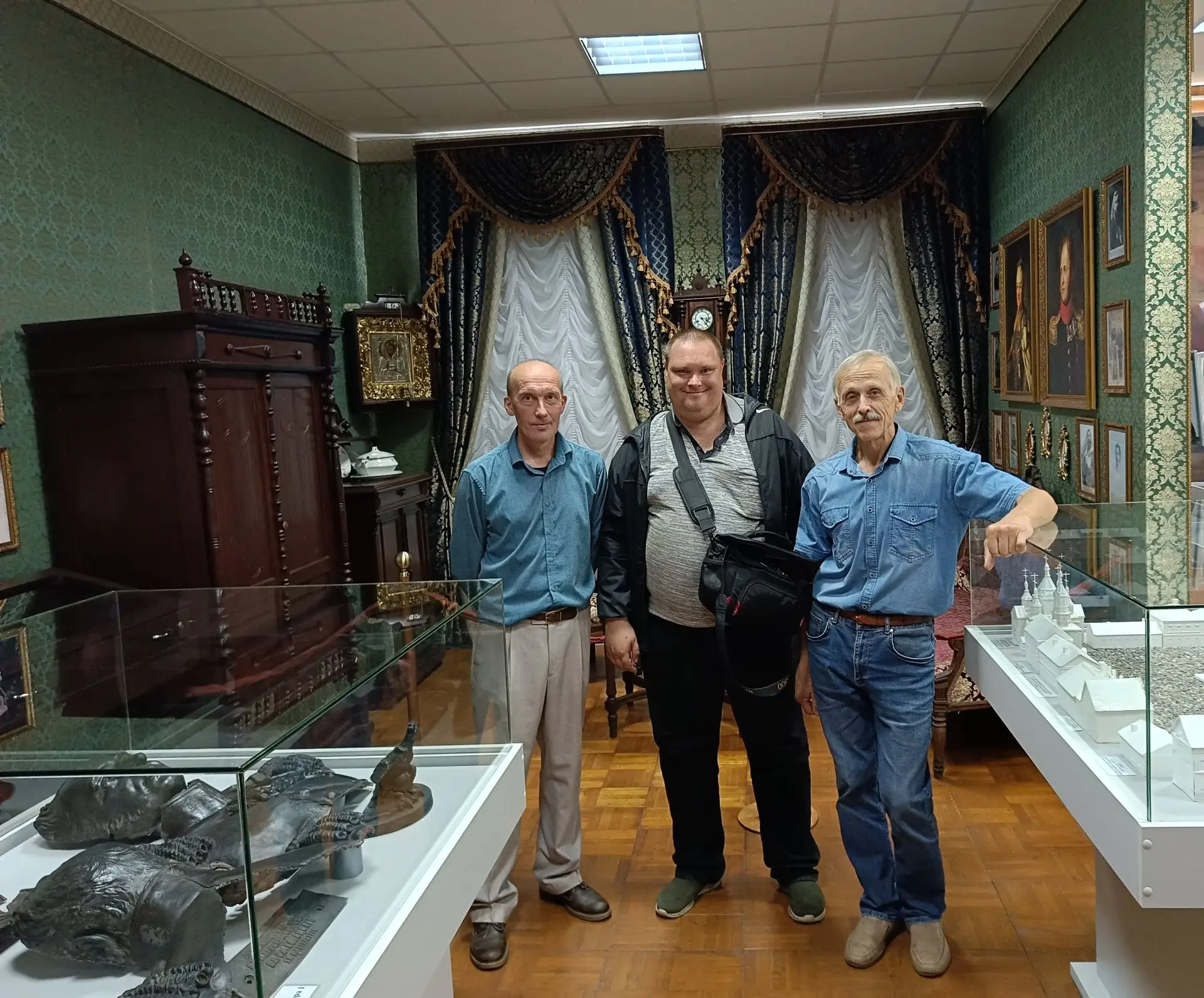 Сегодня наш музей с визитом посетили гости из Смоленска — краеведы из Клуба «Феникс»: Д...