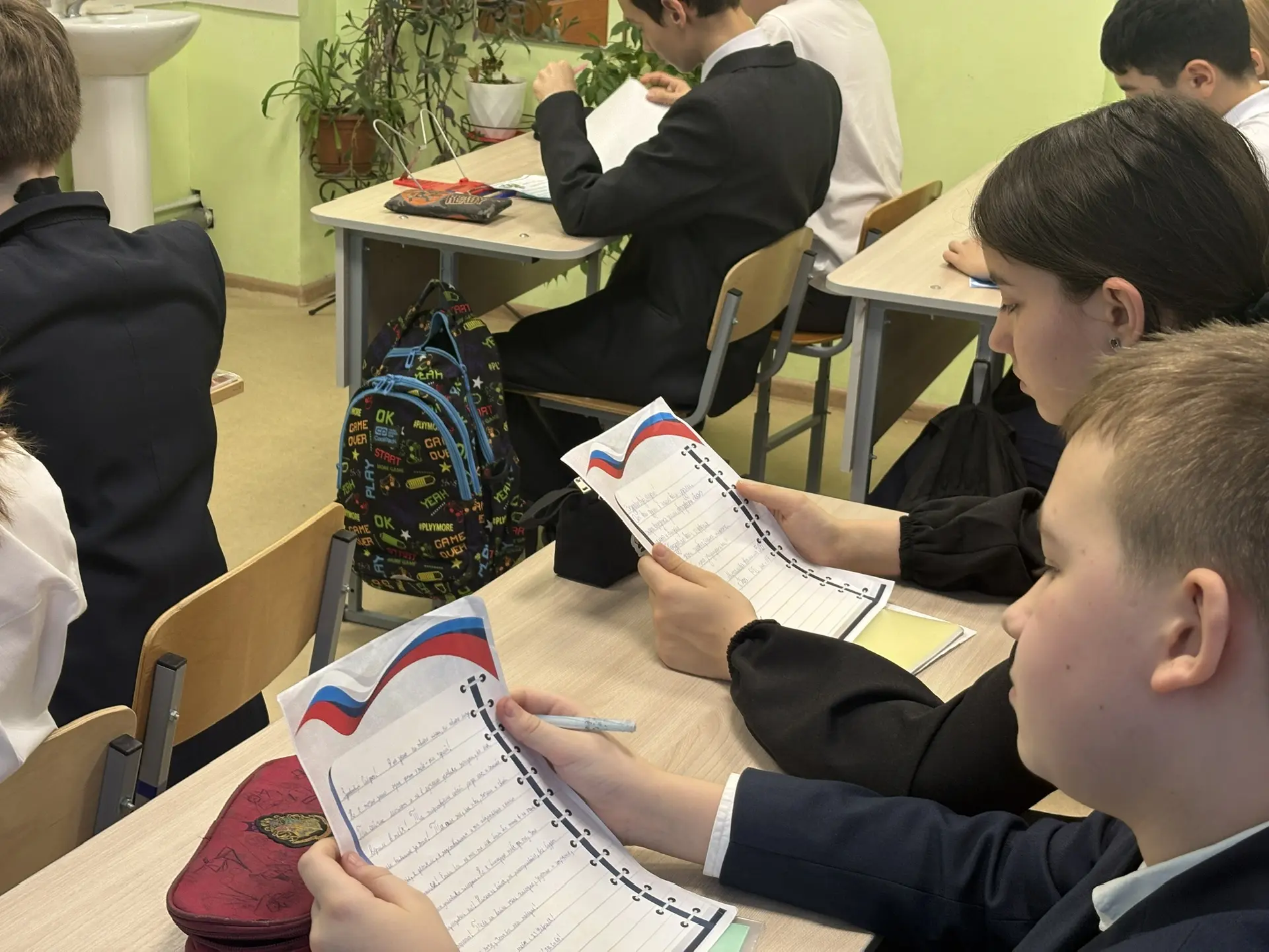 В МАОУ Школа 119 прошла акция по сбору гуманитарной помощи! Вместе с родителями и детьми мы объедини