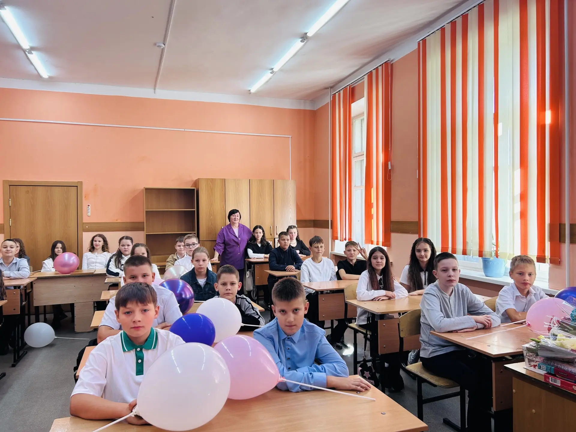 С праздником, друзья! С Днём знаний! 🎒📚